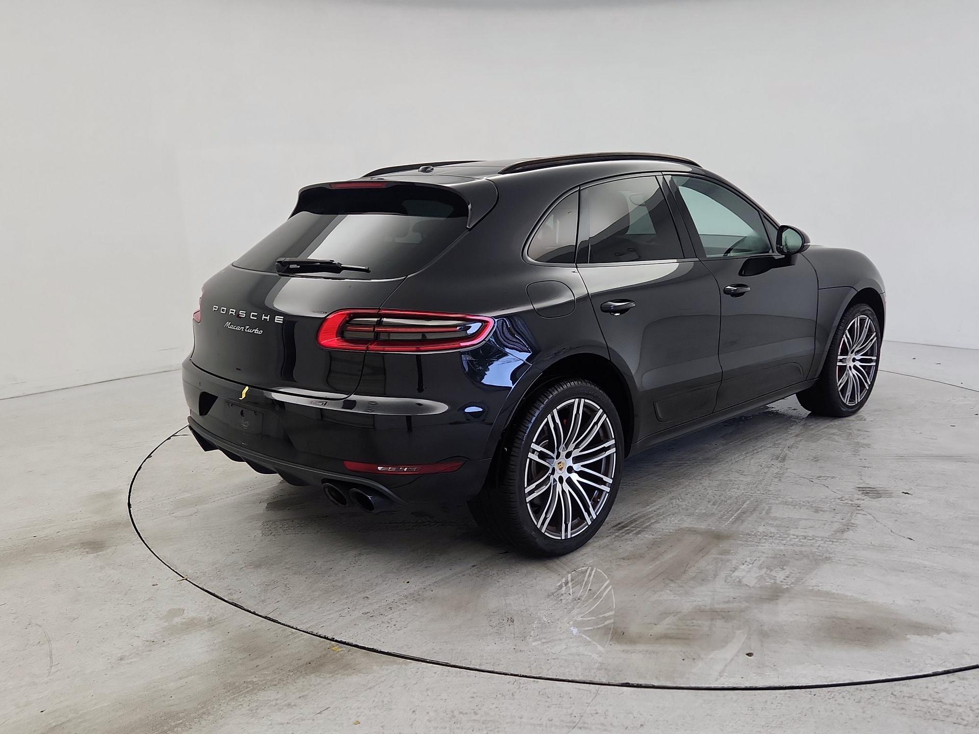 Thumbnail: 2015 Porsche Macan - 5