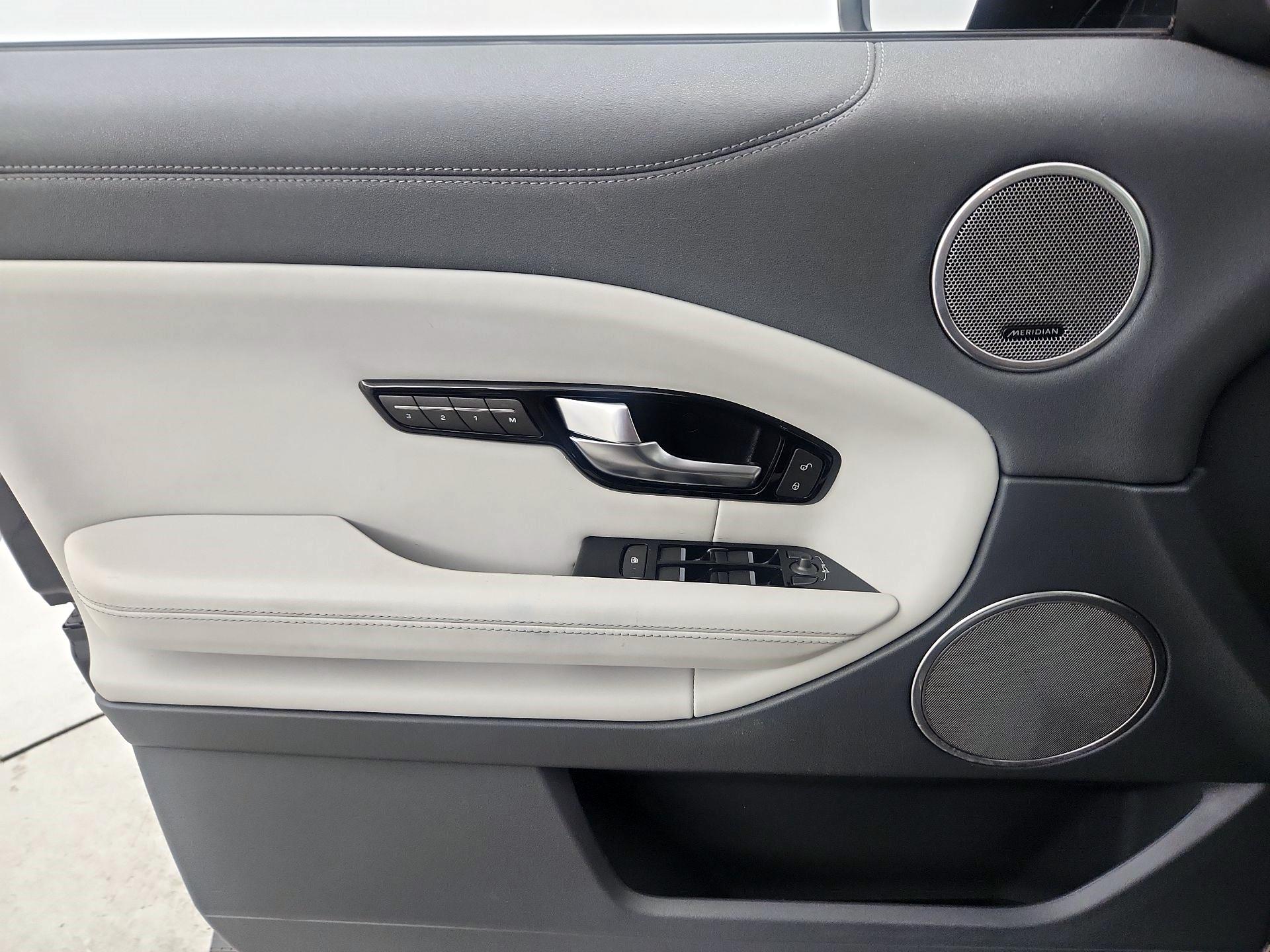 Thumbnail: 2016 Land Rover Range Rover Evoque - 12