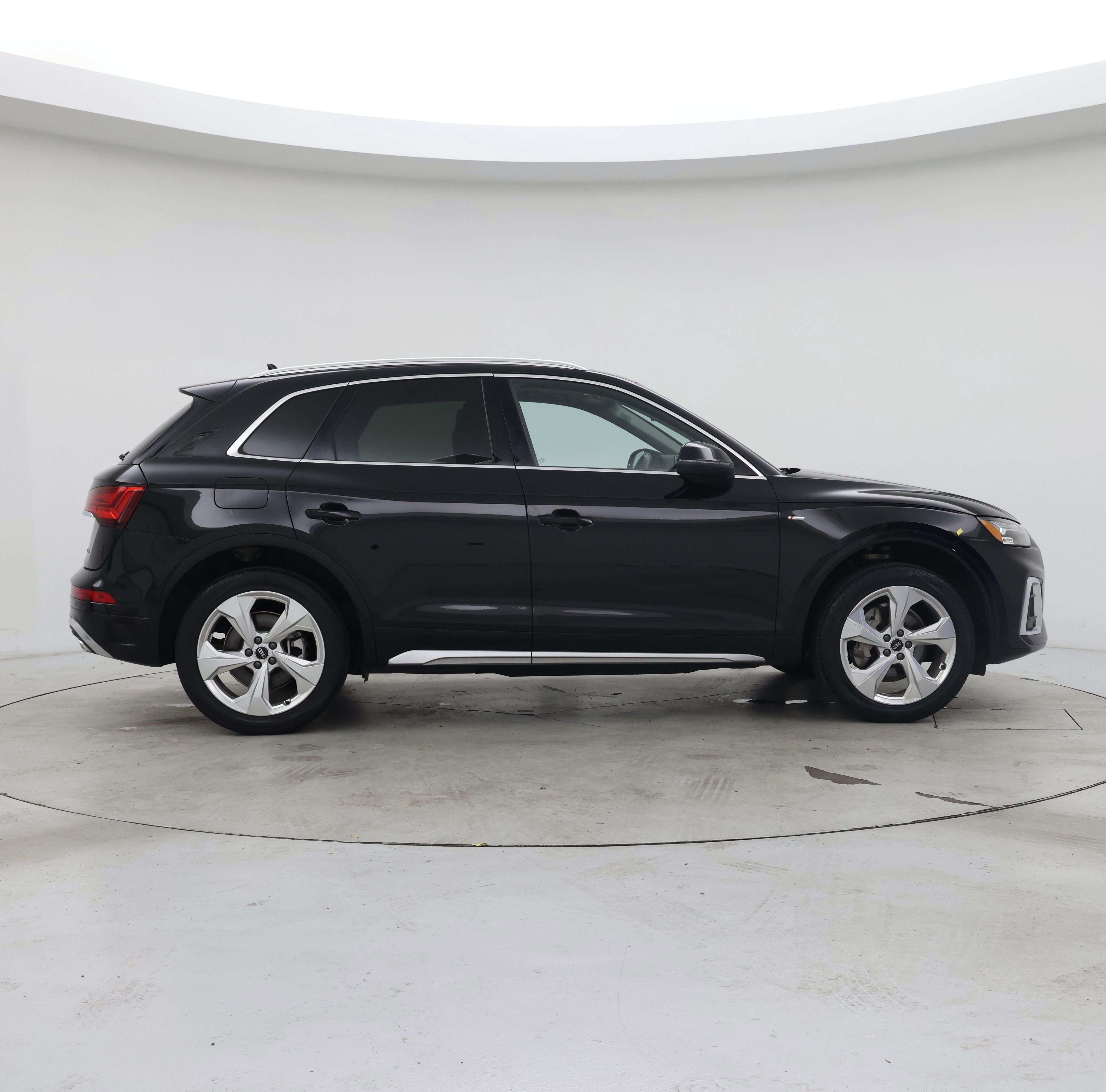 Thumbnail: 2023 Audi Q5 - 7