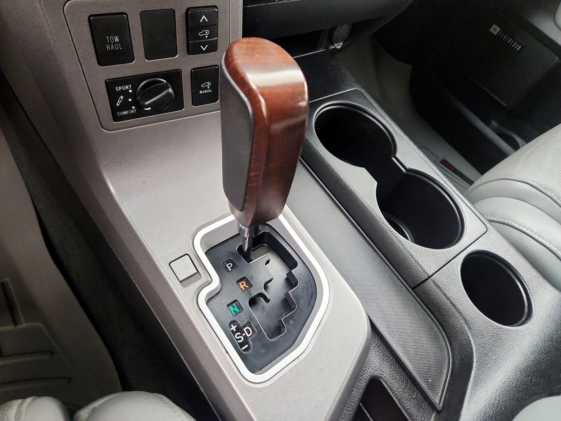 Thumbnail: 2016 Toyota Sequoia - 17