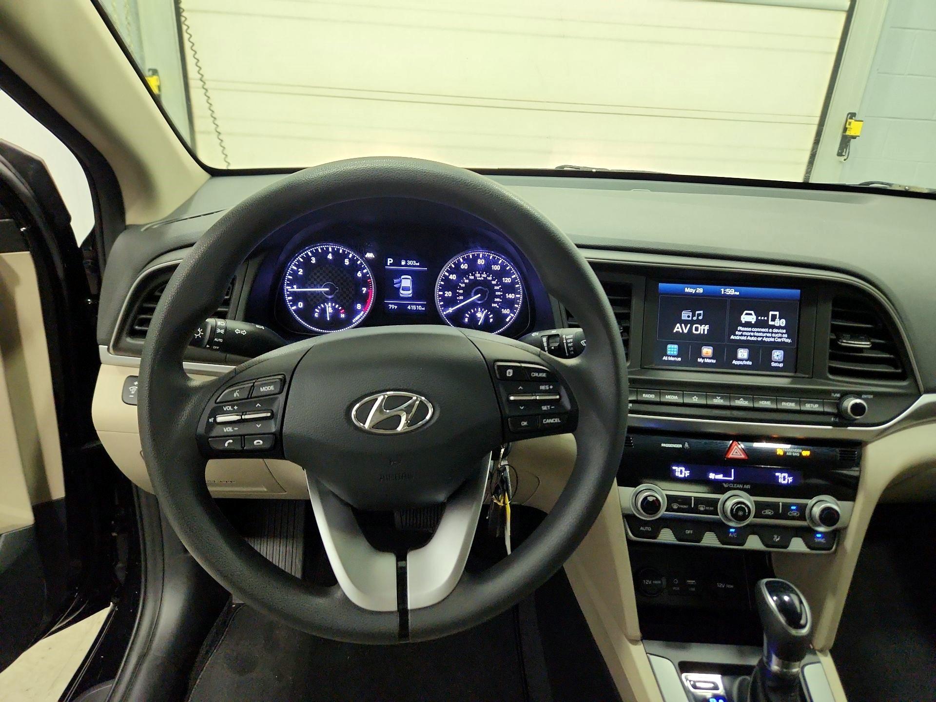 Thumbnail: 2020 Hyundai Elantra - 10