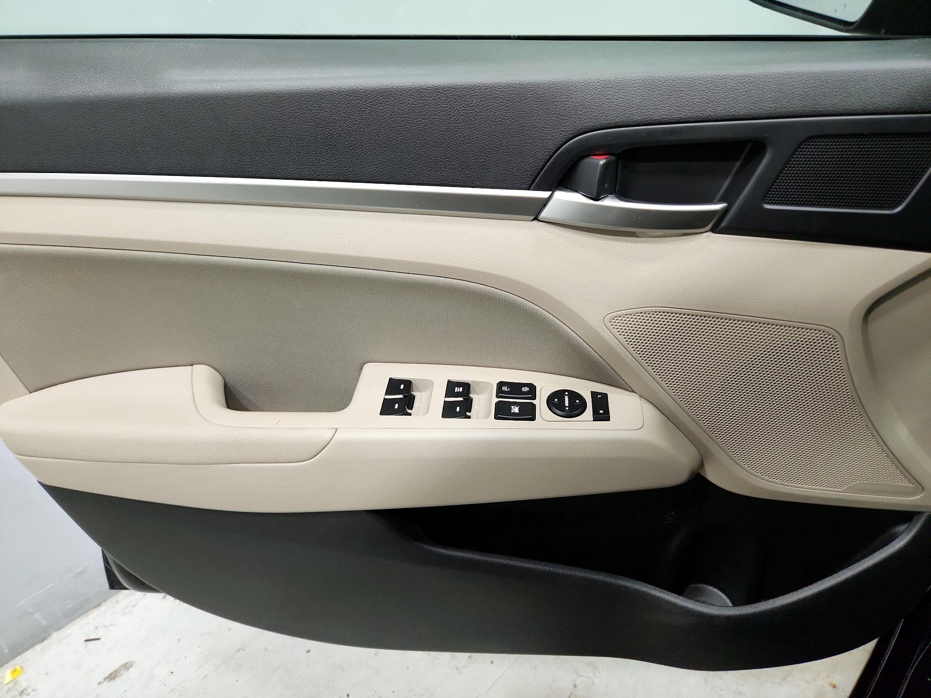 Thumbnail: 2020 Hyundai Elantra - 12