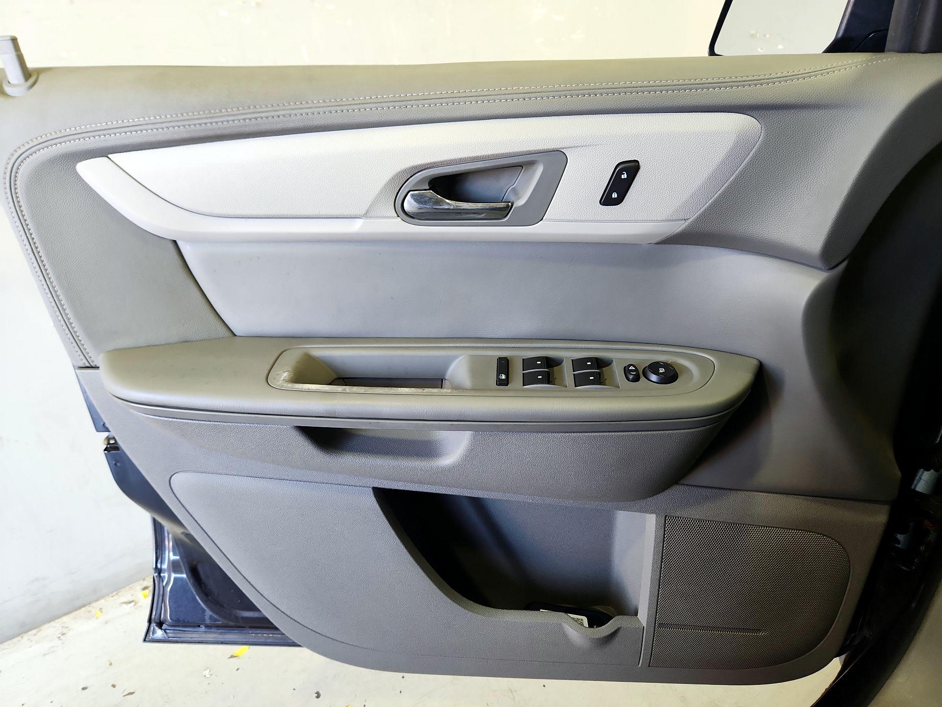 Thumbnail: 2016 Chevrolet Traverse - 12