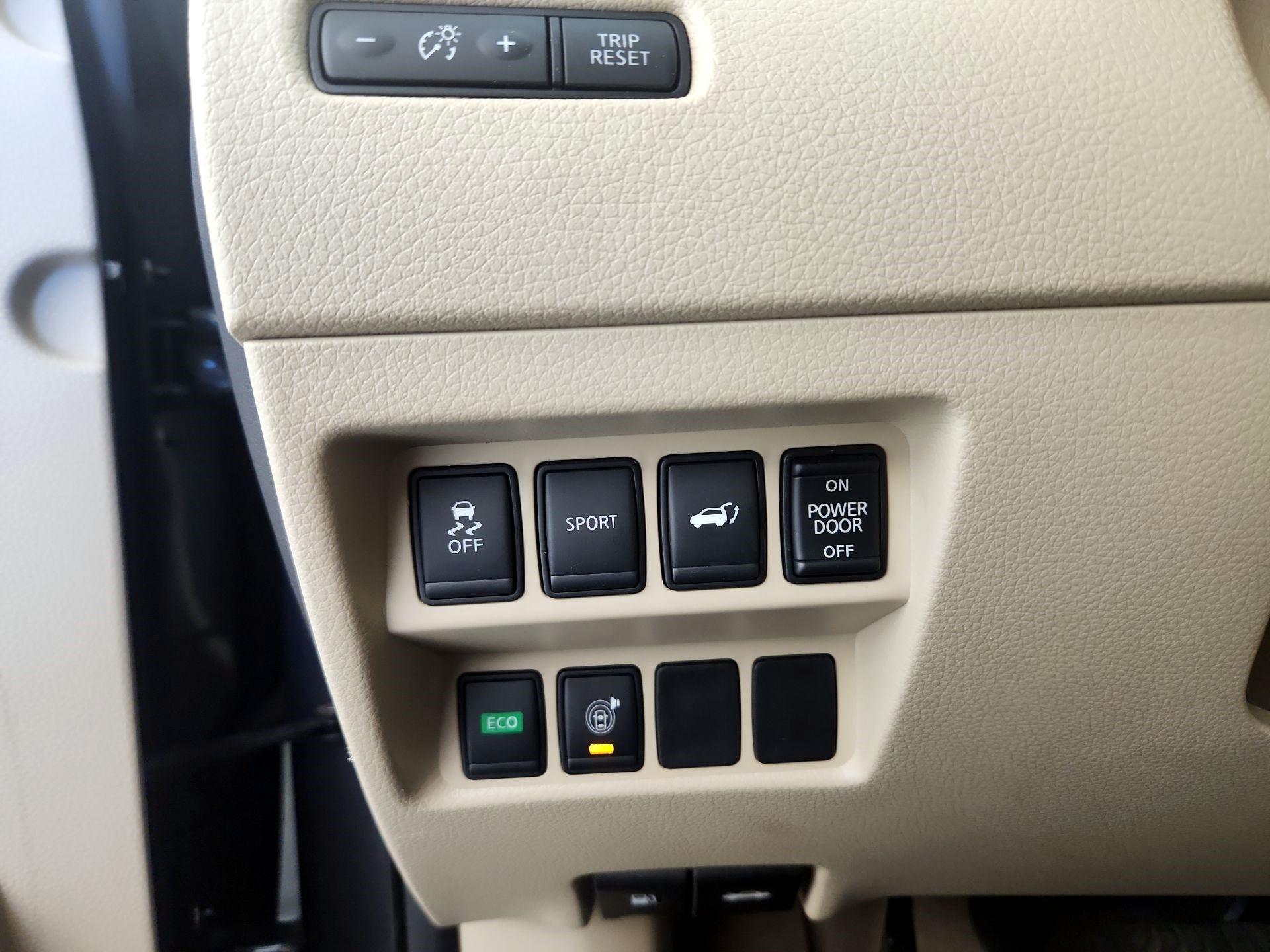 Thumbnail: 2015 Nissan Rogue - 11