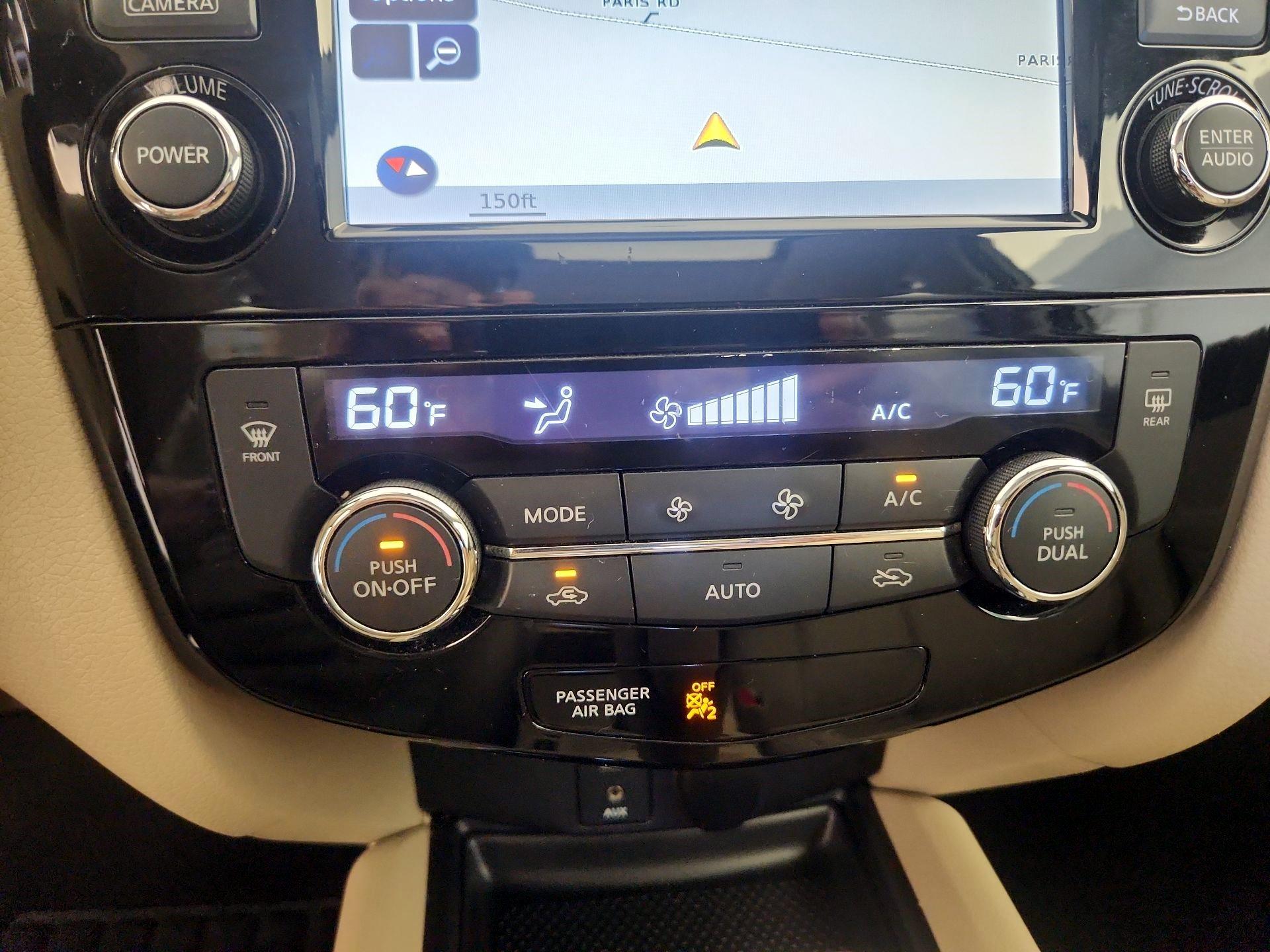 Thumbnail: 2015 Nissan Rogue - 15