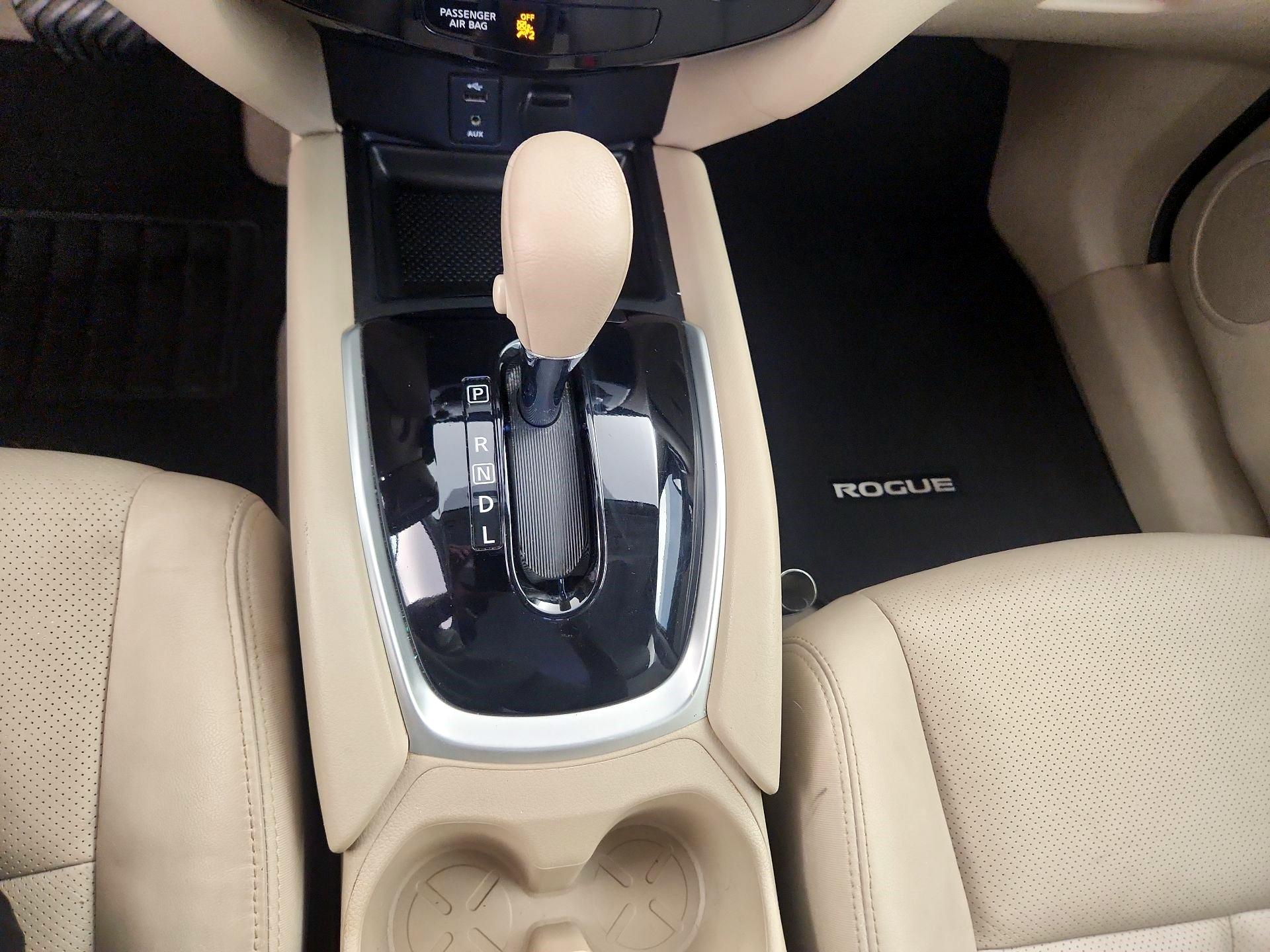 Thumbnail: 2015 Nissan Rogue - 16