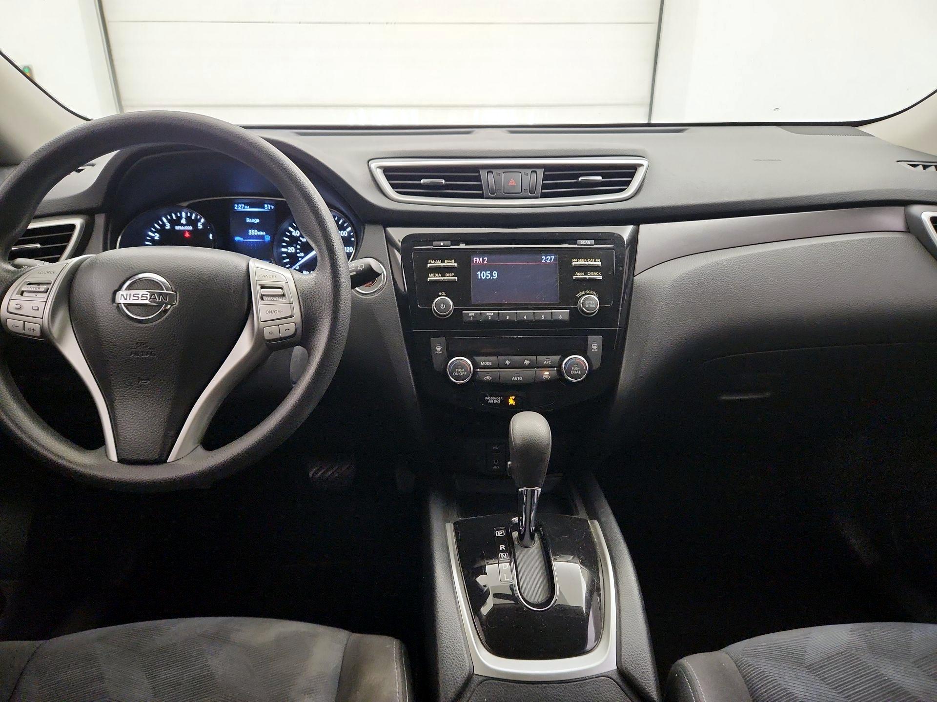 Thumbnail: 2015 Nissan Rogue - 9