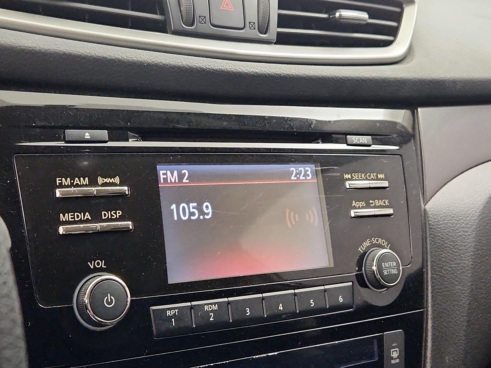 Thumbnail: 2015 Nissan Rogue - 15