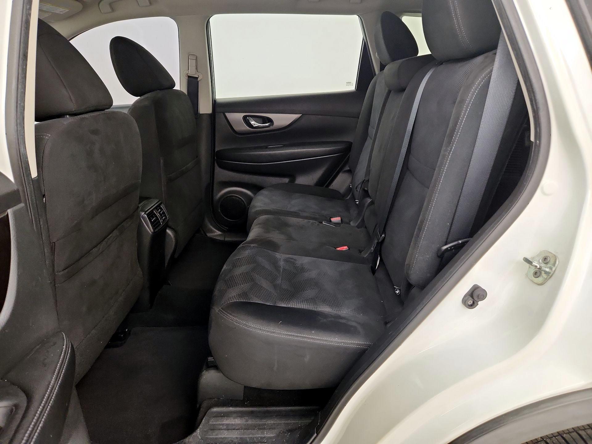 Thumbnail: 2015 Nissan Rogue - 19