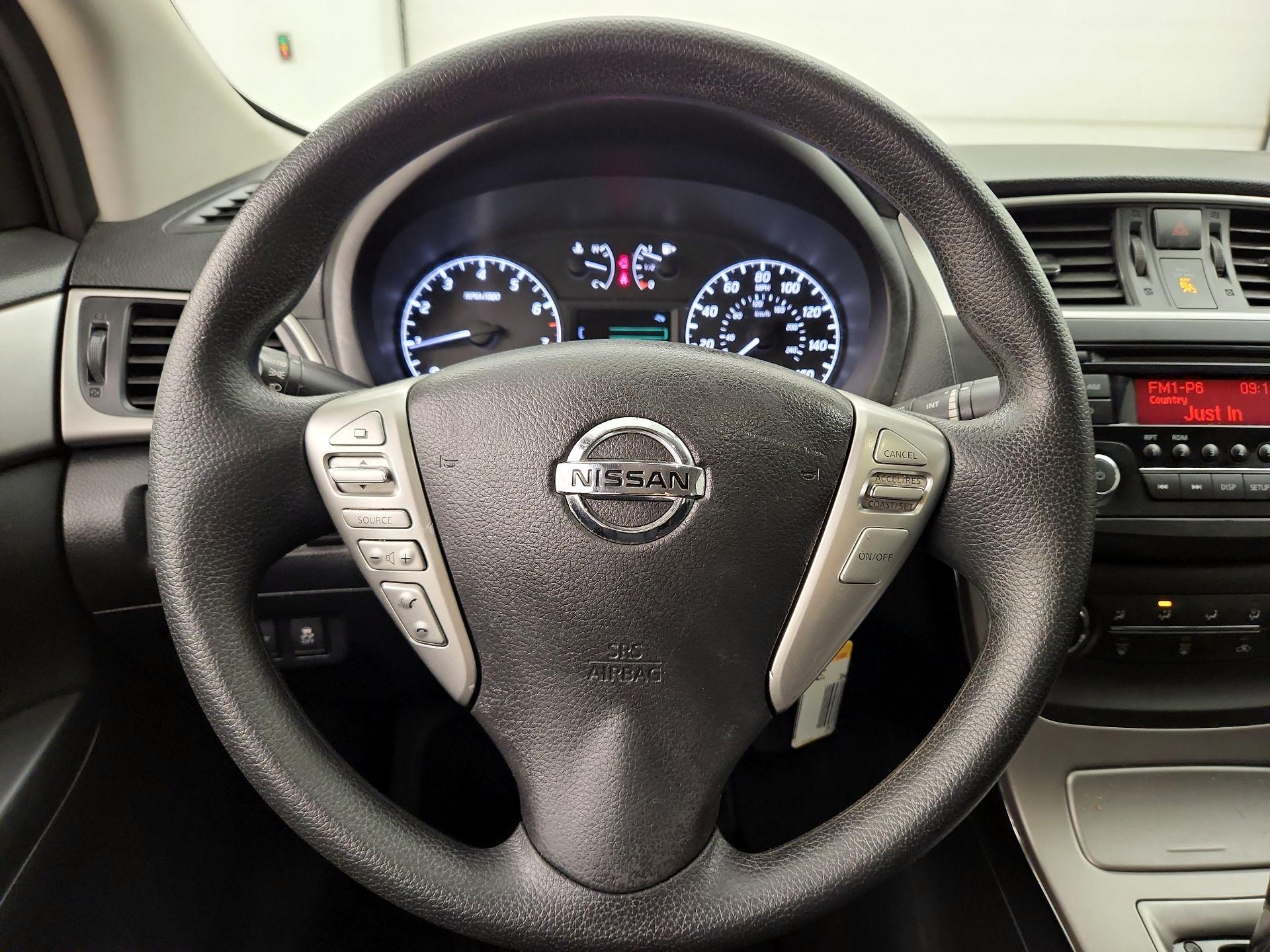 Thumbnail: 2015 Nissan Sentra - 10