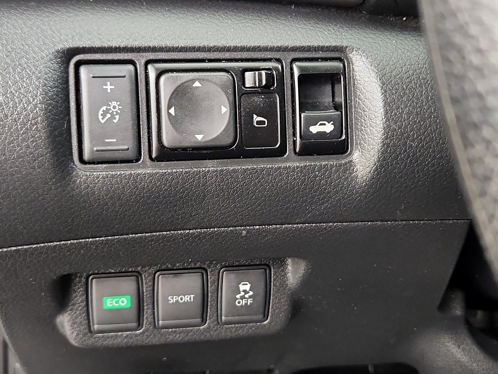 Thumbnail: 2015 Nissan Sentra - 13