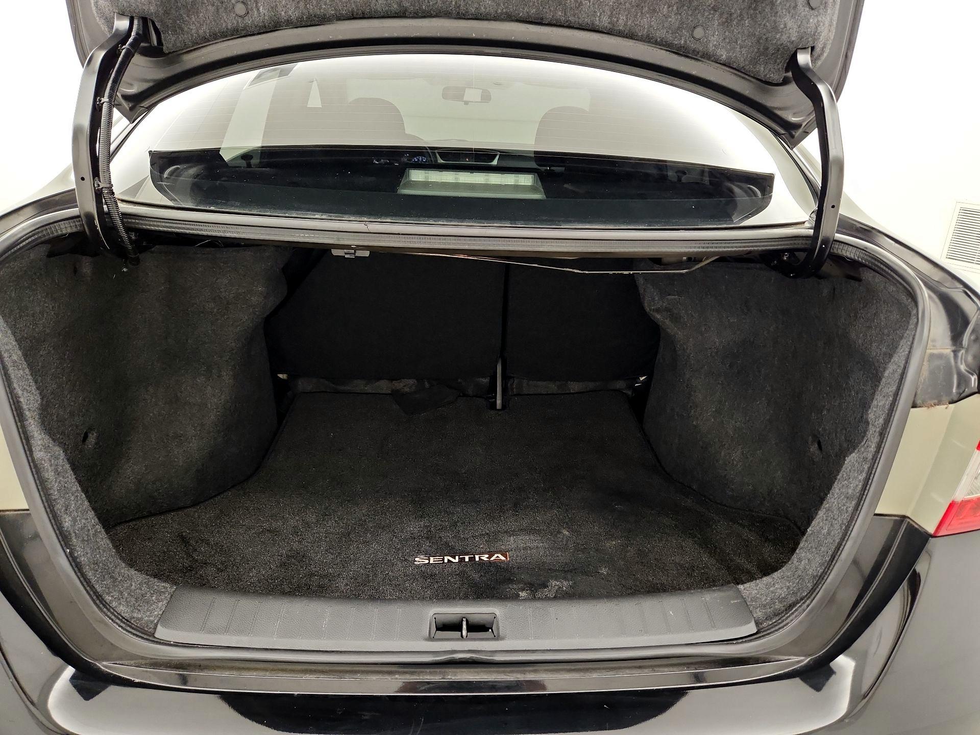 Thumbnail: 2015 Nissan Sentra - 19