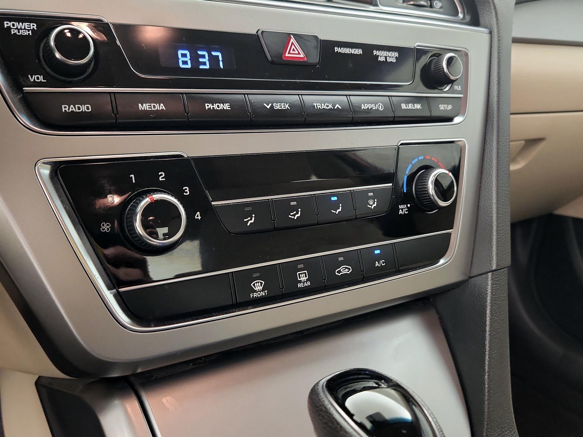 Thumbnail: 2016 Hyundai Sonata - 16