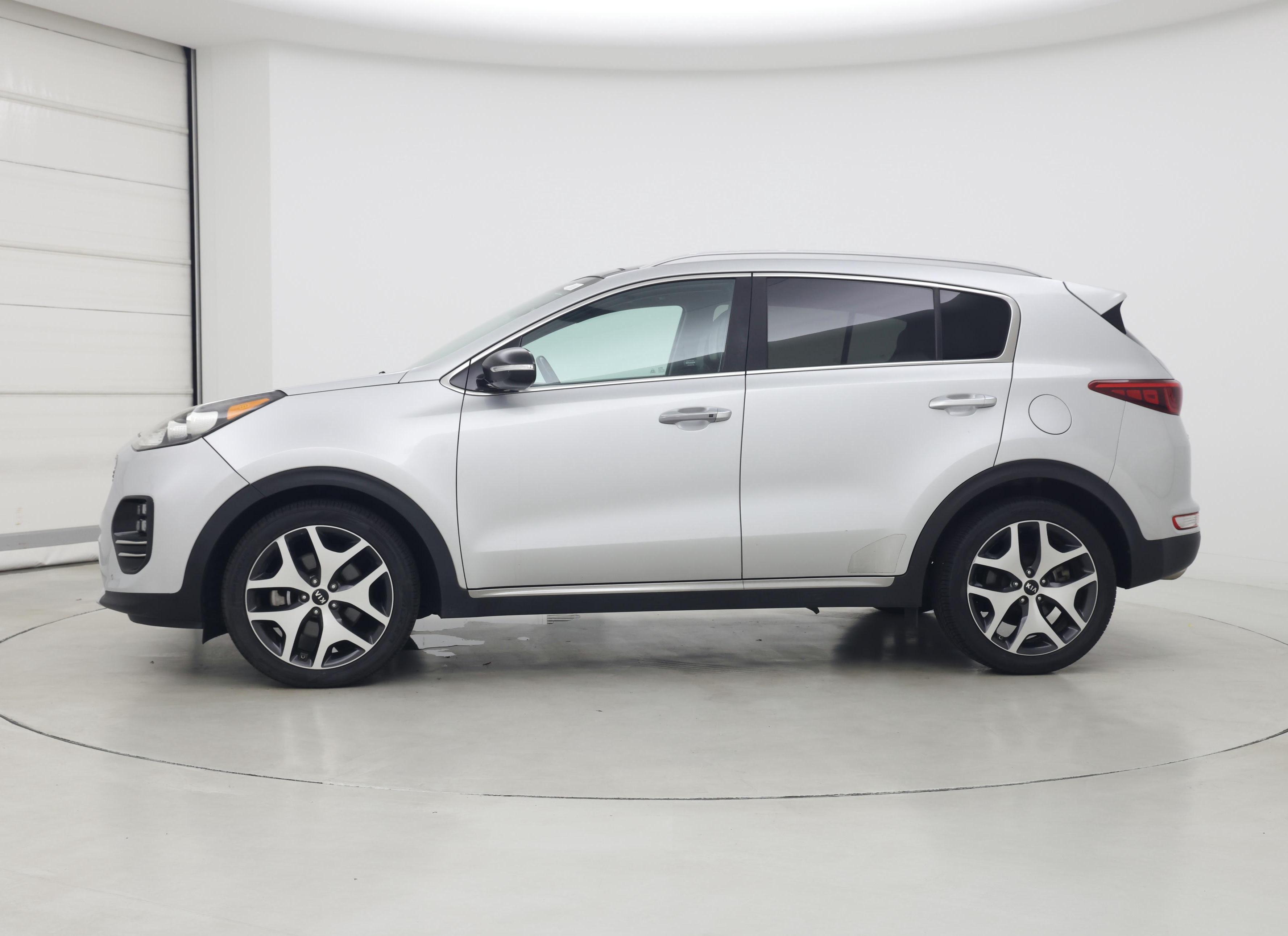 Thumbnail: 2017 Kia Sportage - 3