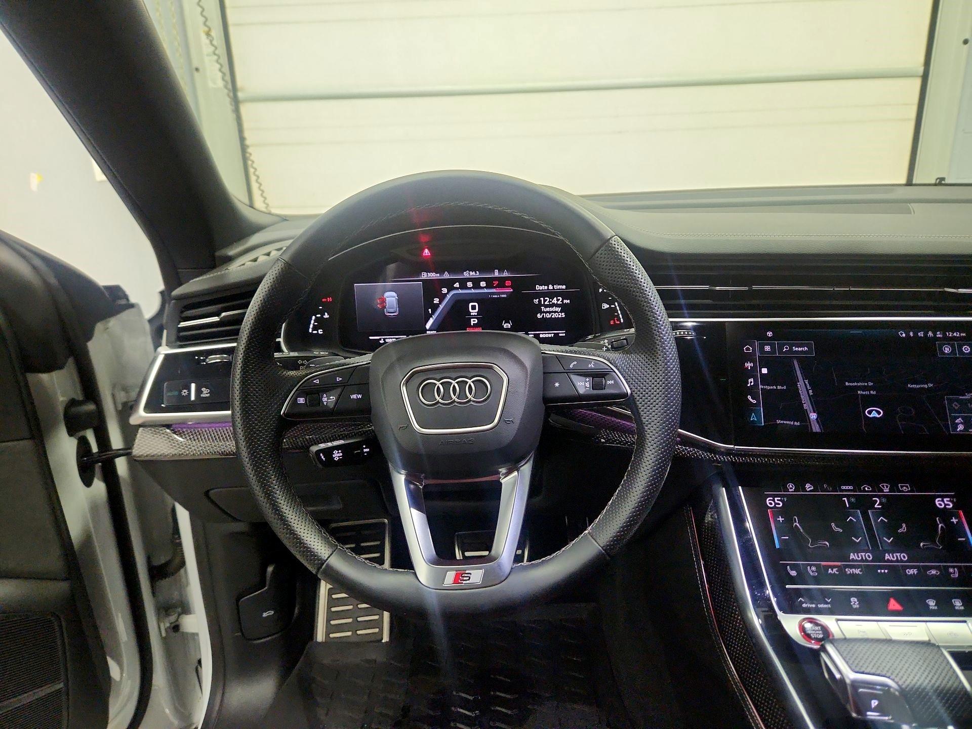 Thumbnail: 2023 Audi SQ8 - 10