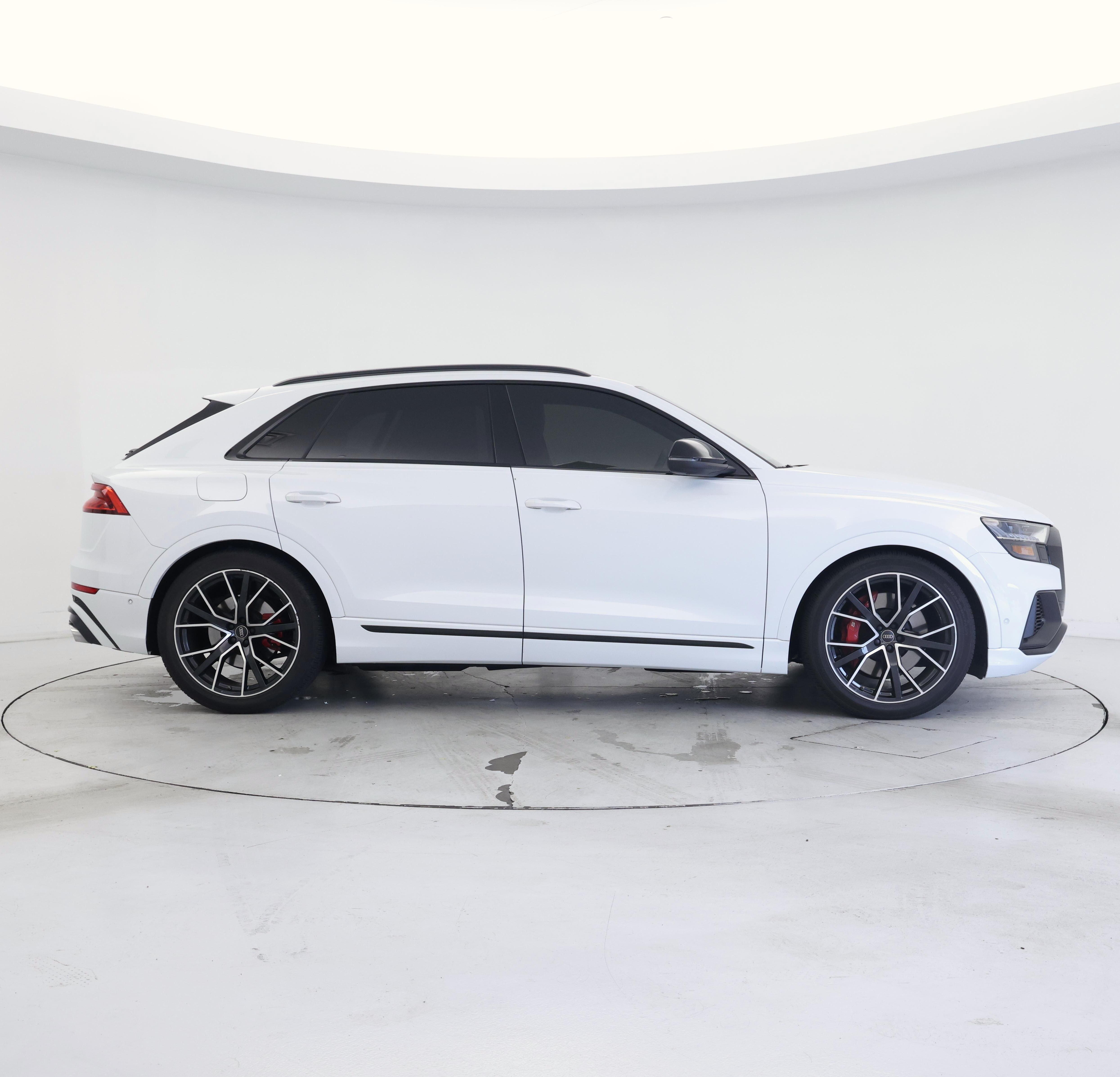 Thumbnail: 2023 Audi SQ8 - 7