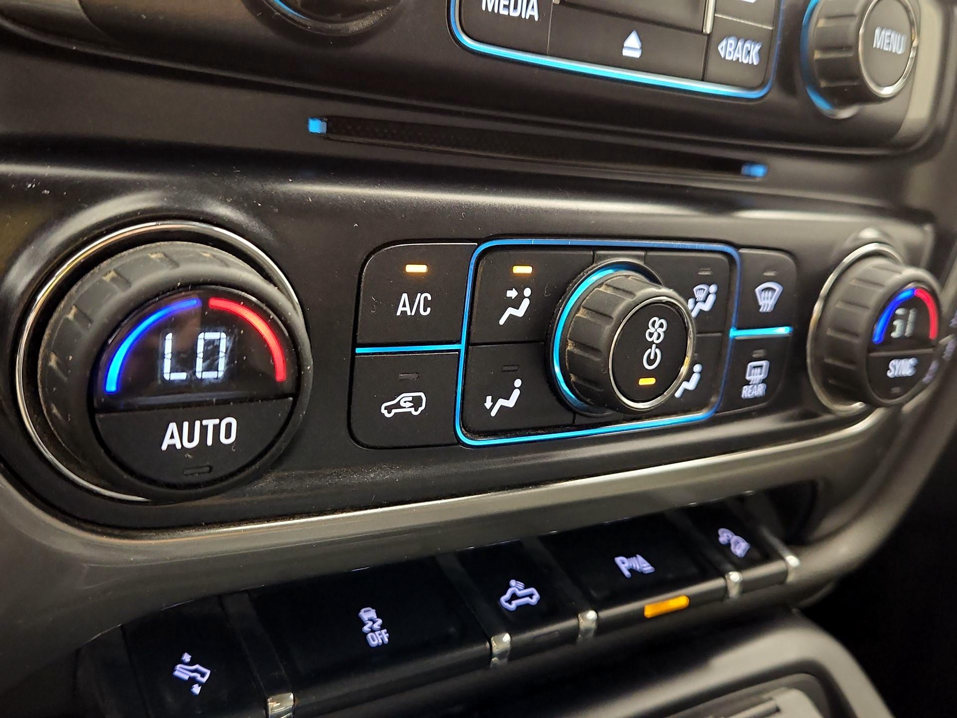Thumbnail: 2016 Chevrolet Silverado 1500 - 16