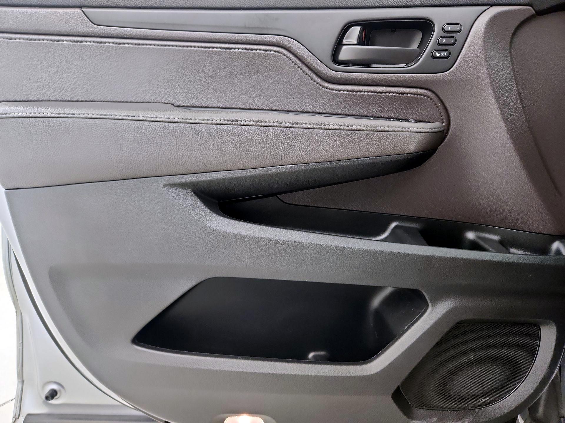Thumbnail: 2020 Honda Odyssey - 12