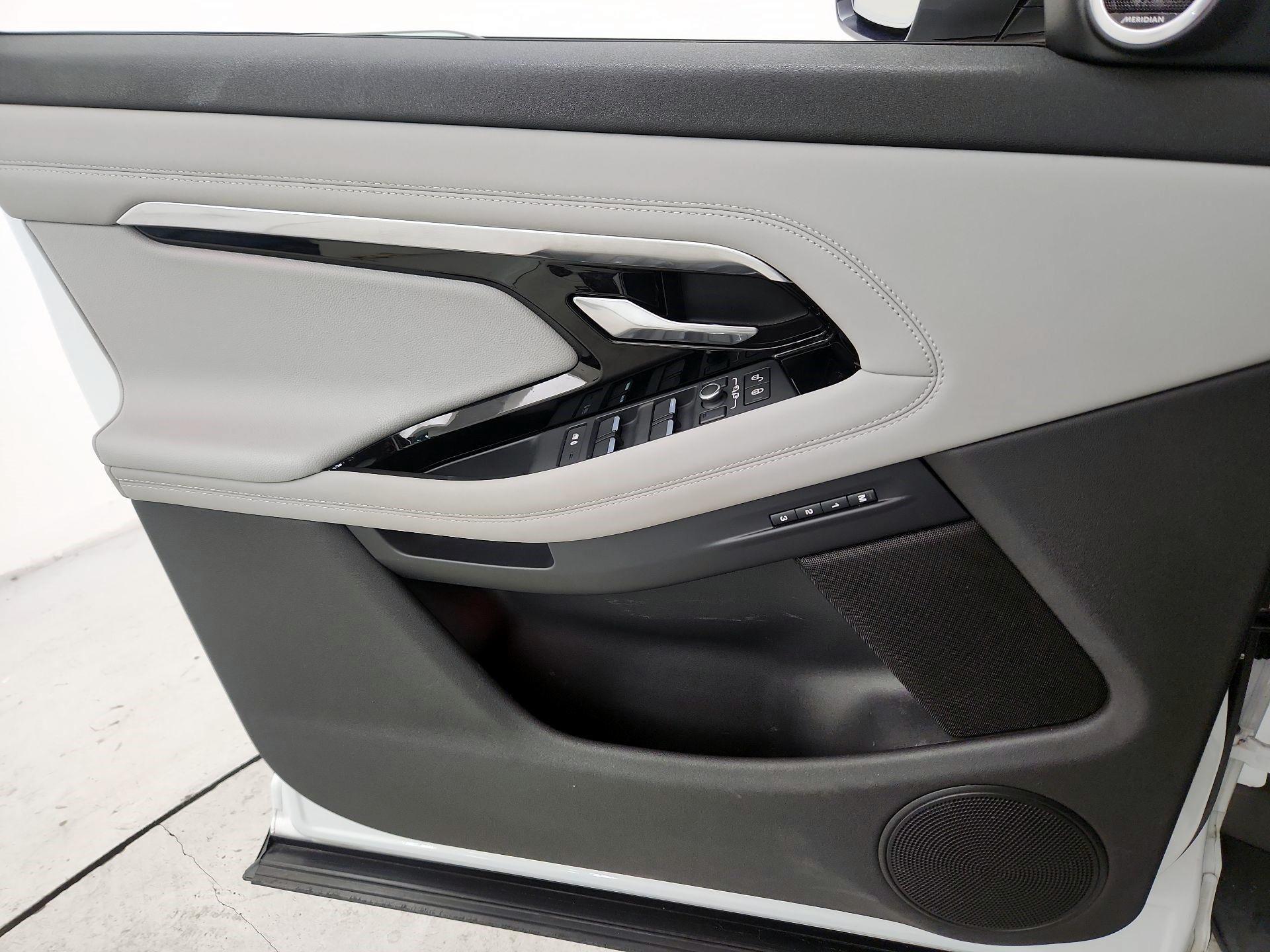 Thumbnail: 2020 Land Rover Range Rover Evoque - 12