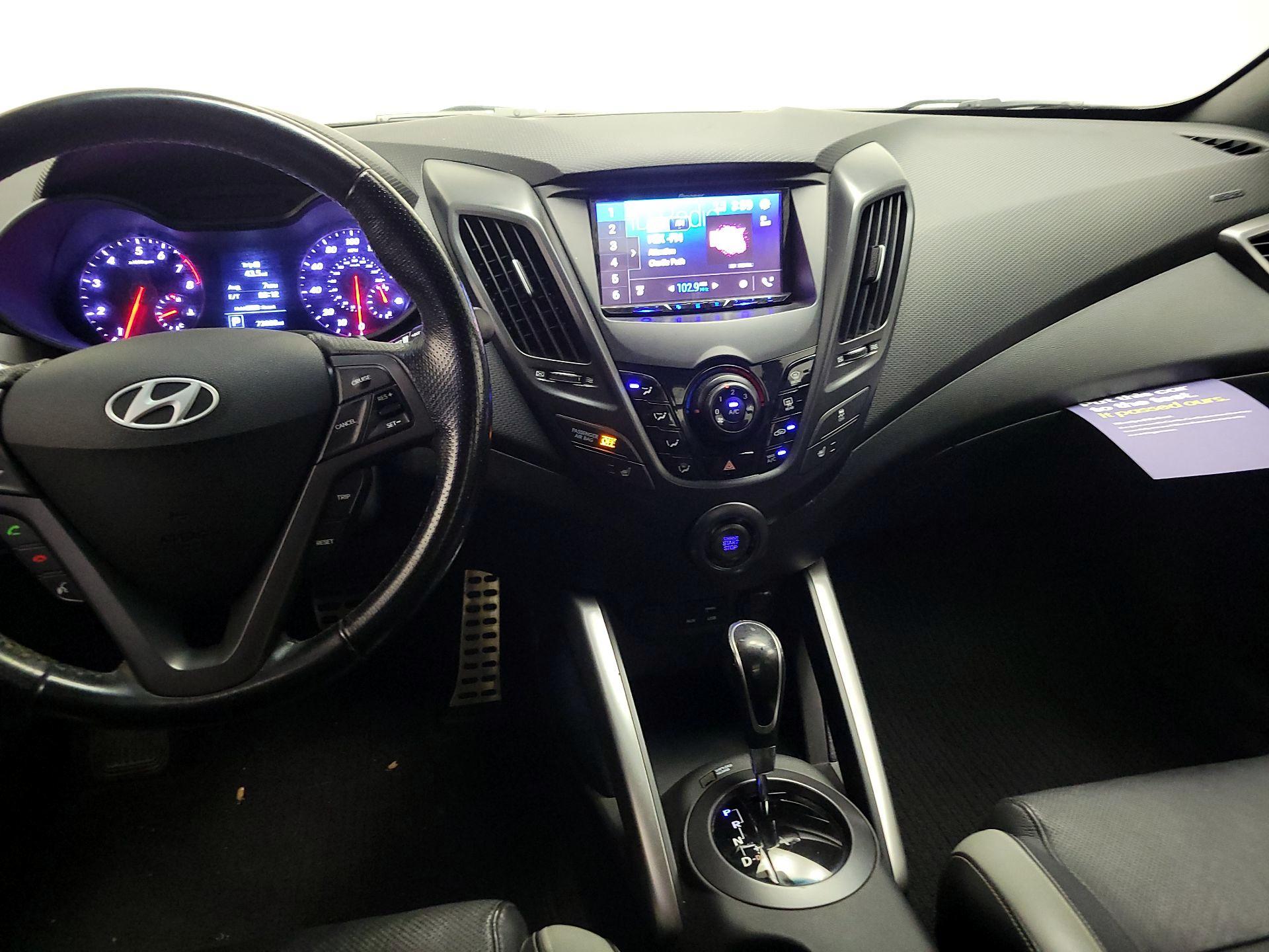 Thumbnail: 2016 Hyundai Veloster - 9