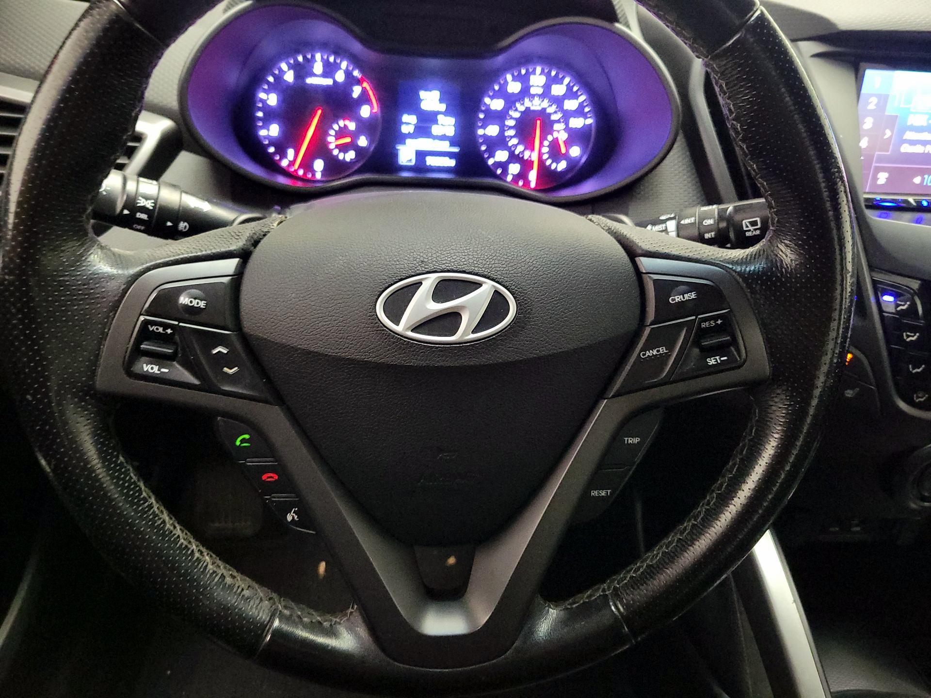 Thumbnail: 2016 Hyundai Veloster - 10