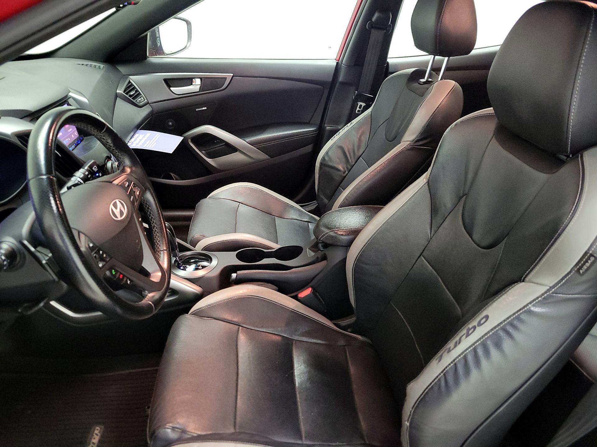 Thumbnail: 2016 Hyundai Veloster - 11