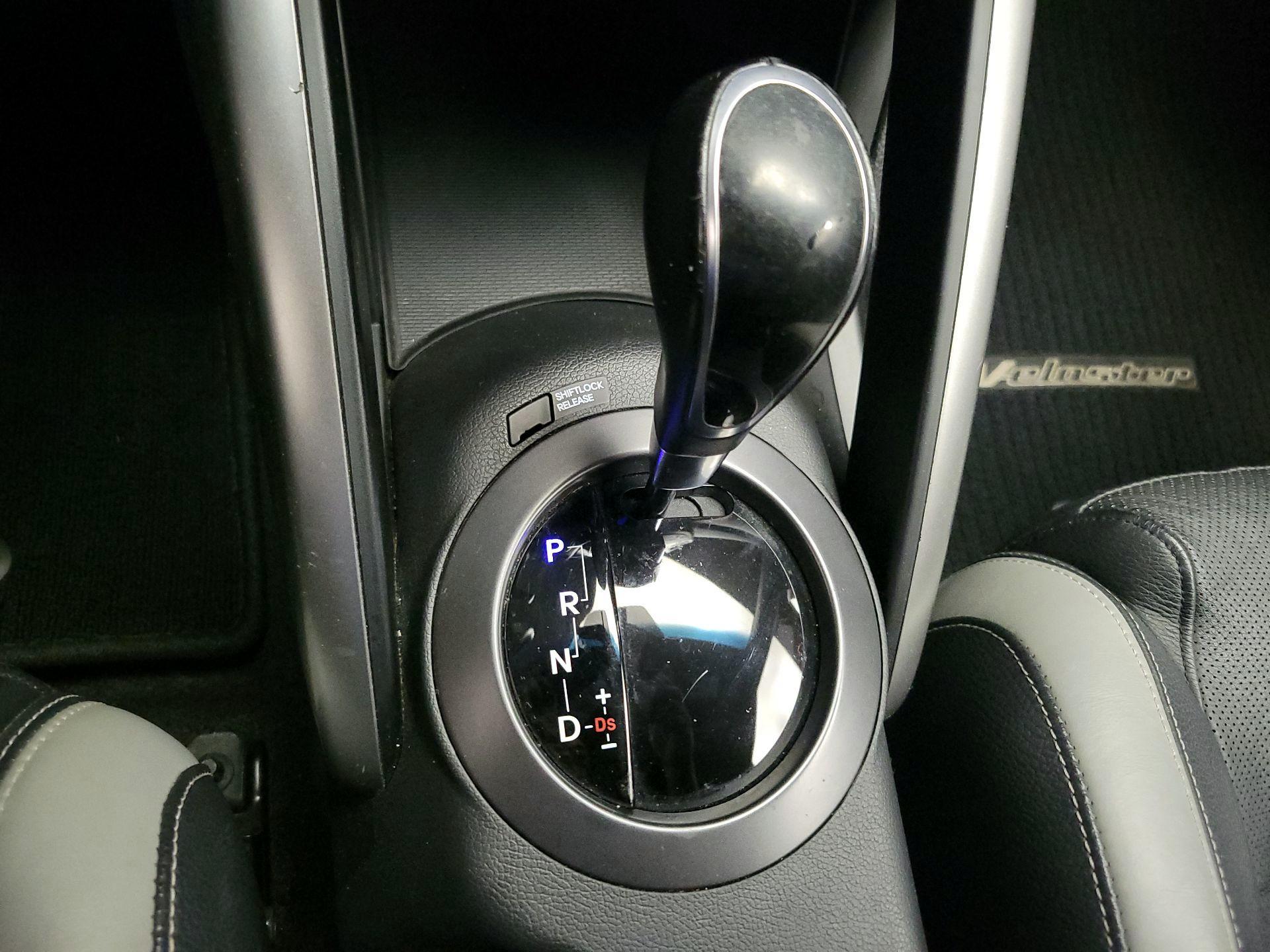 Thumbnail: 2016 Hyundai Veloster - 17