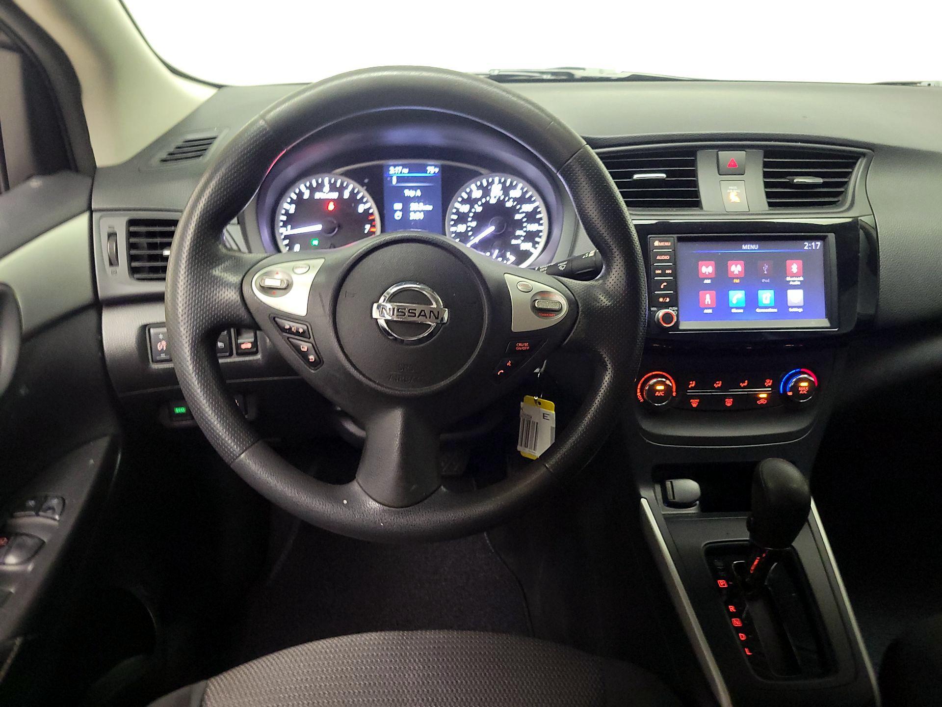 Thumbnail: 2019 Nissan Sentra - 10