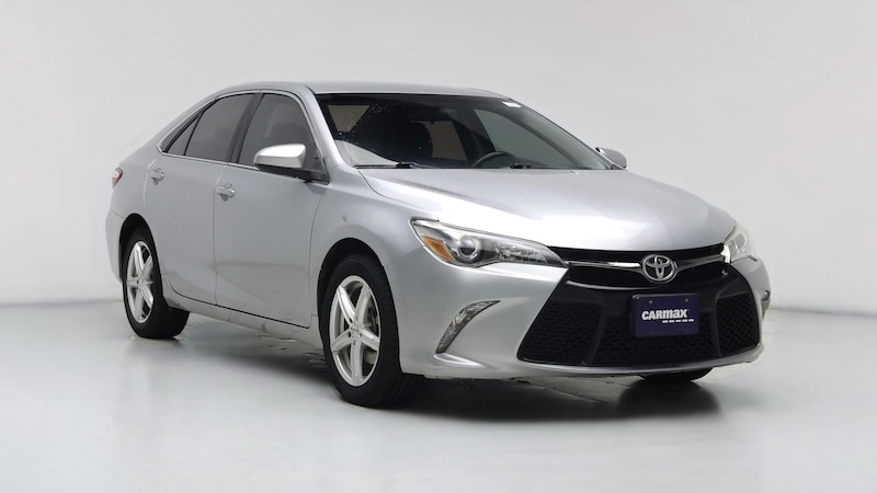 2017 Toyota Camry SE Hero Image