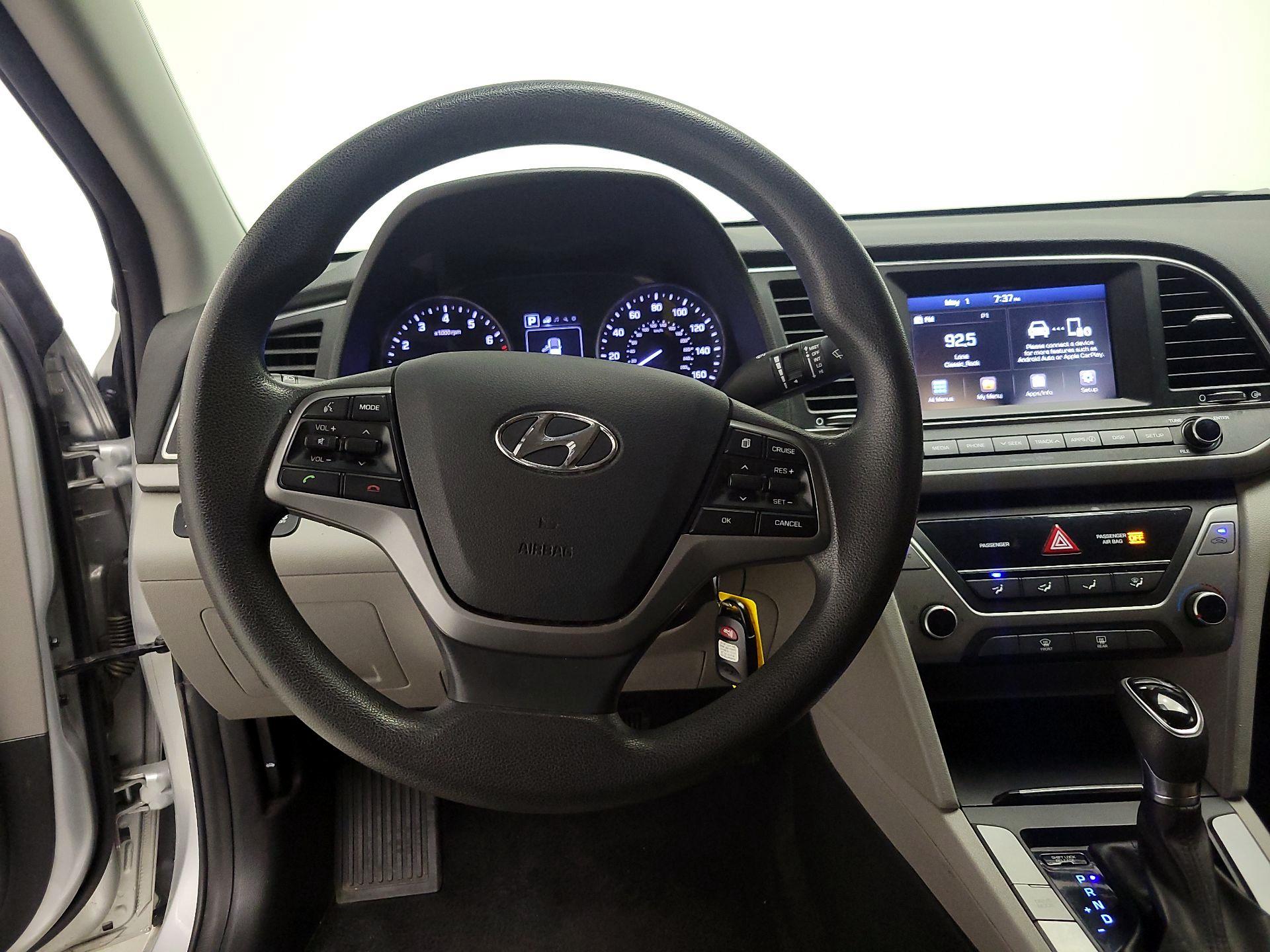 Thumbnail: 2018 Hyundai Elantra - 10