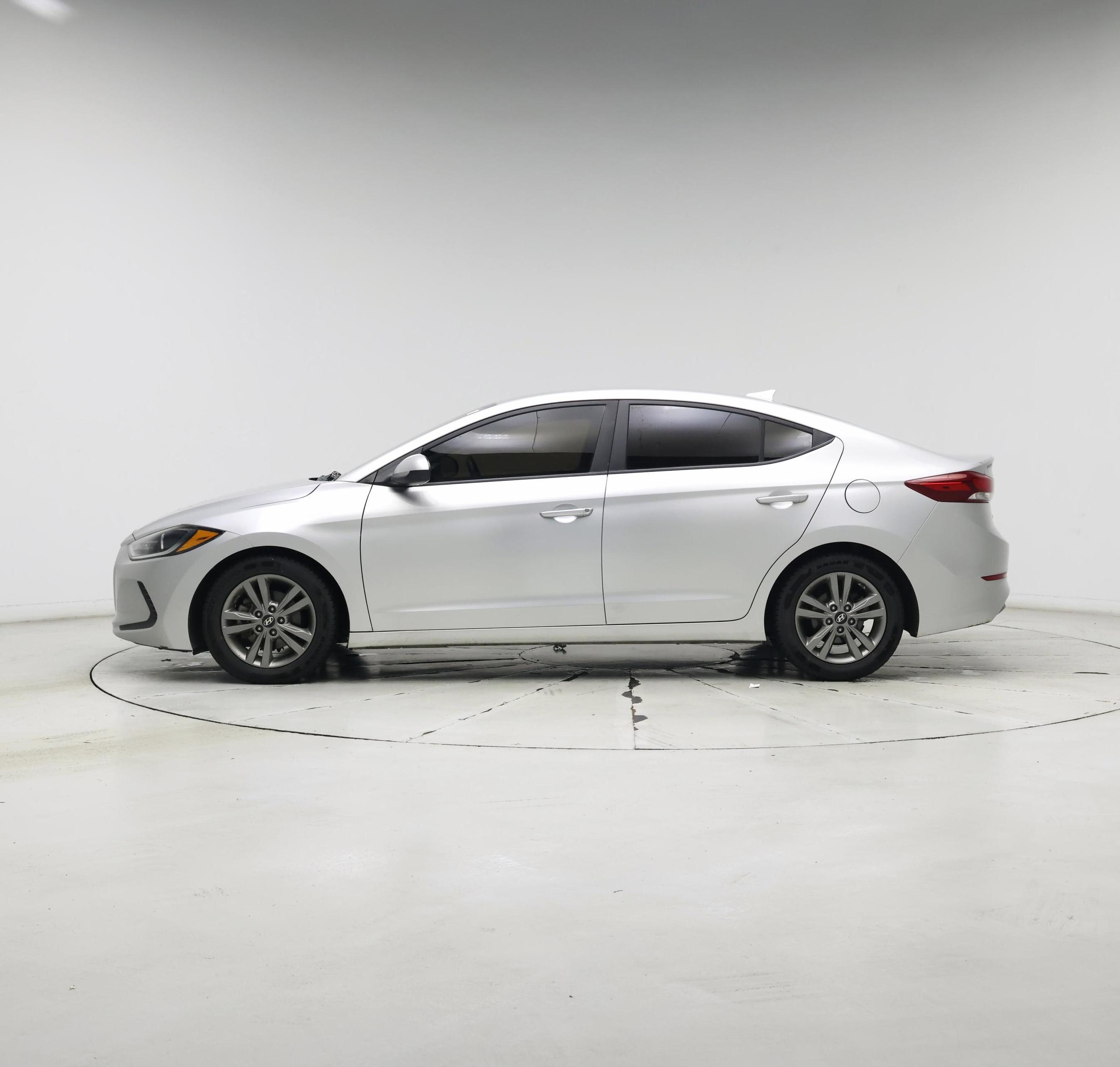 Thumbnail: 2018 Hyundai Elantra - 3