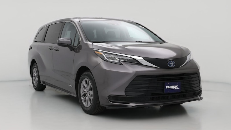 2021 Toyota Sienna LE Hero Image