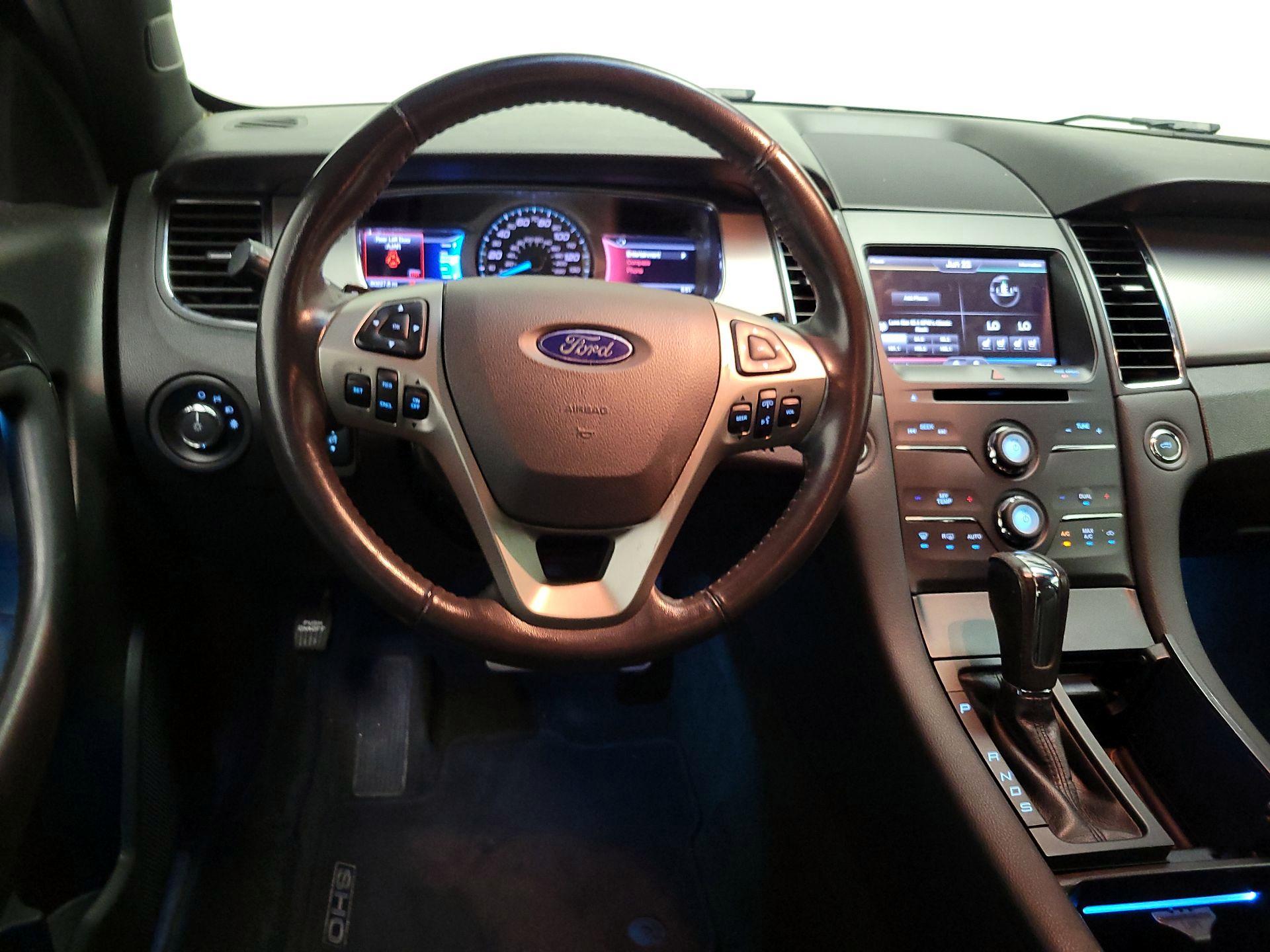 Thumbnail: 2014 Ford Taurus - 10