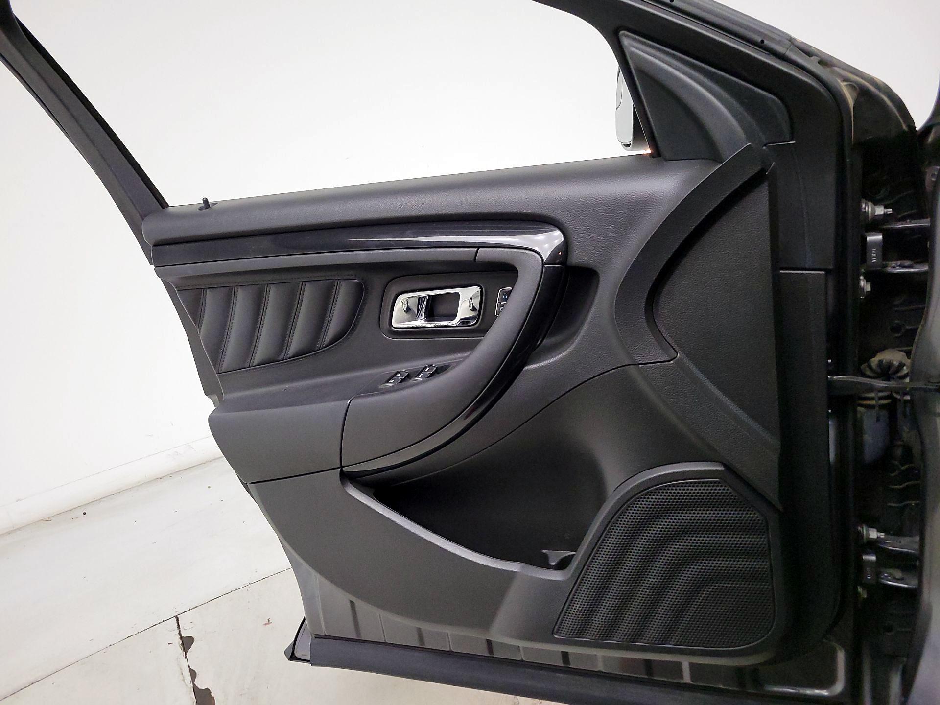 Thumbnail: 2014 Ford Taurus - 12