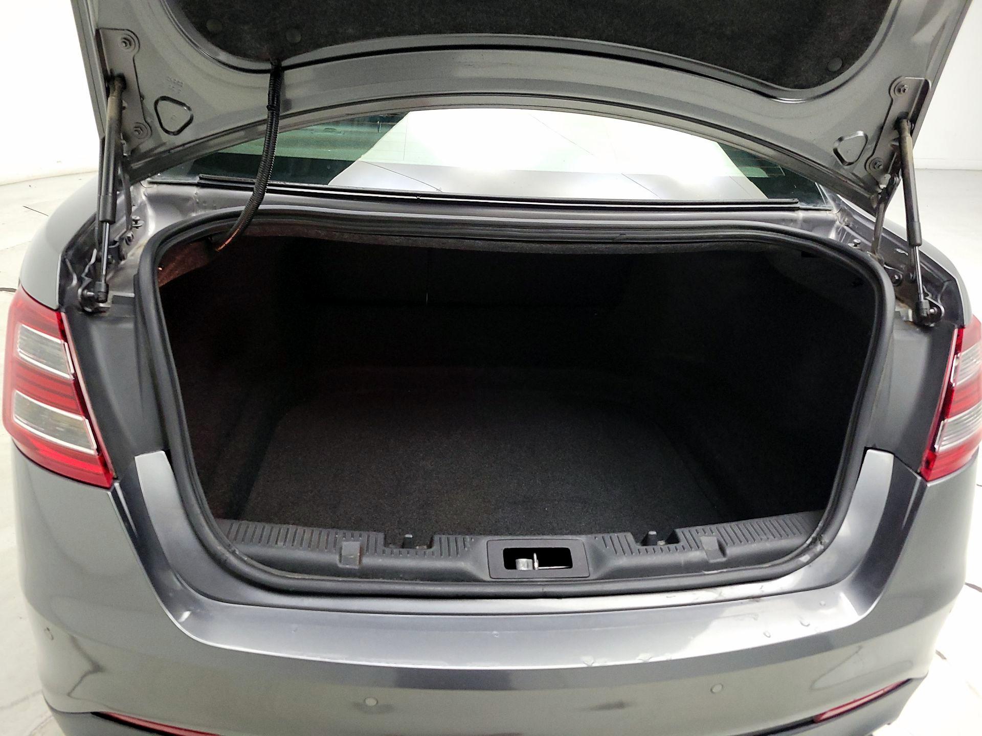 Thumbnail: 2014 Ford Taurus - 20