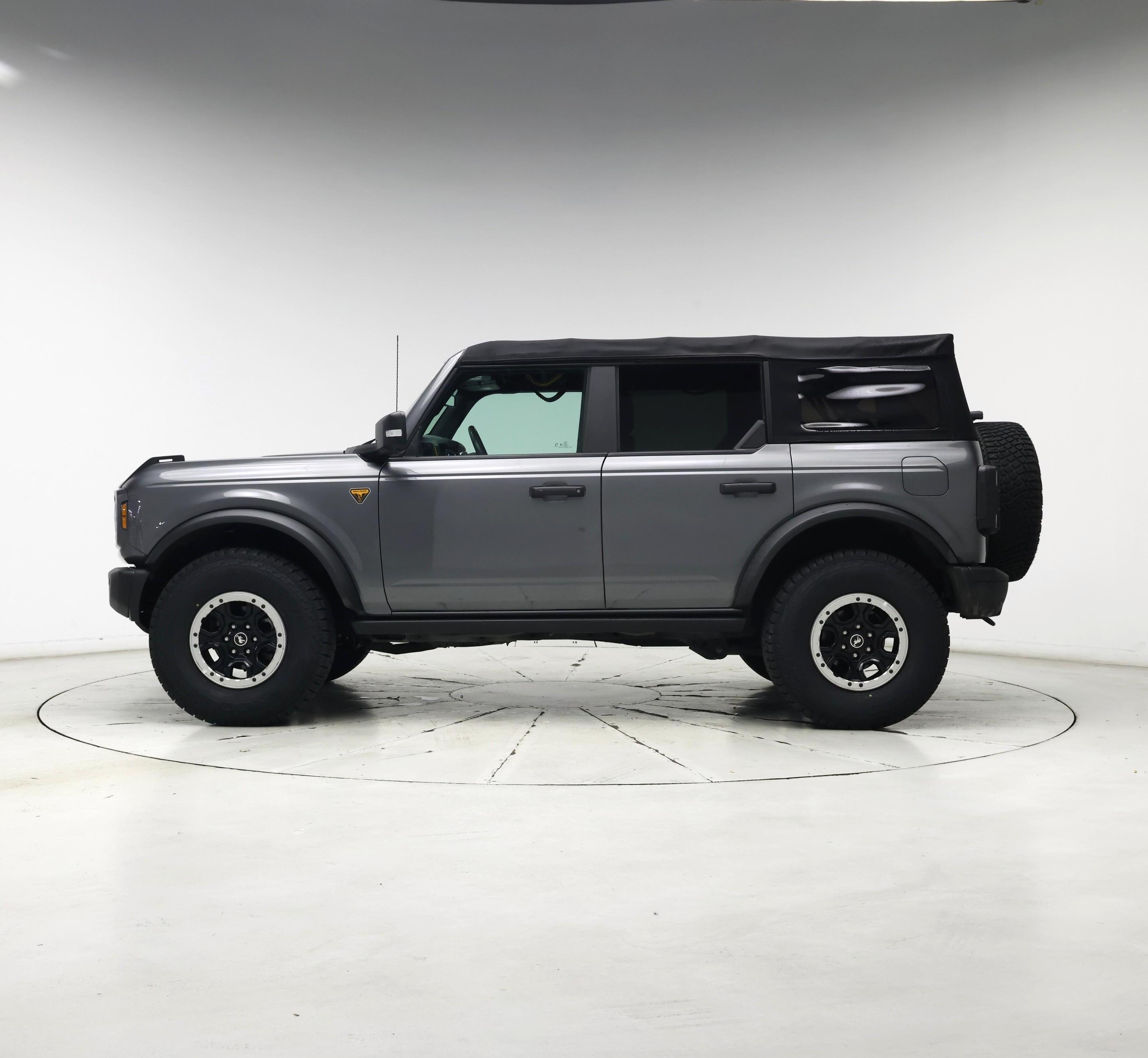 Thumbnail: 2022 Ford Bronco - 3