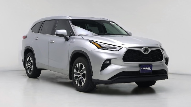 2023 Toyota Highlander XLE Hero Image