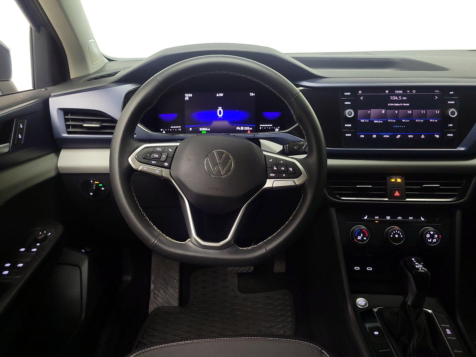 Thumbnail: 2022 Volkswagen Taos - 10