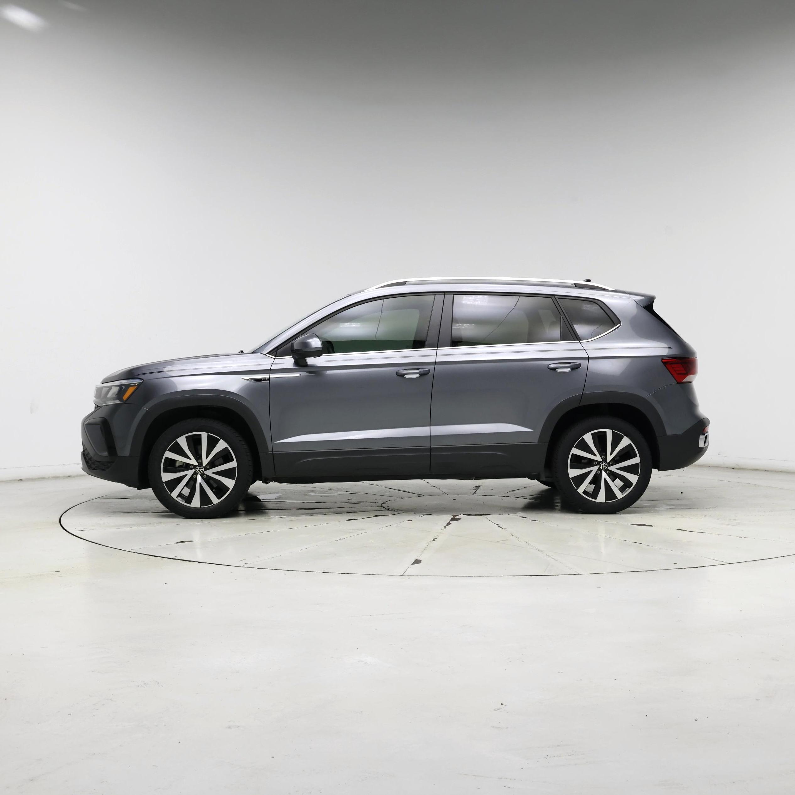 Thumbnail: 2022 Volkswagen Taos - 3