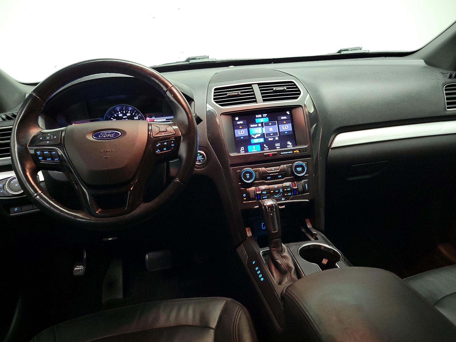 Thumbnail: 2017 Ford Explorer - 9