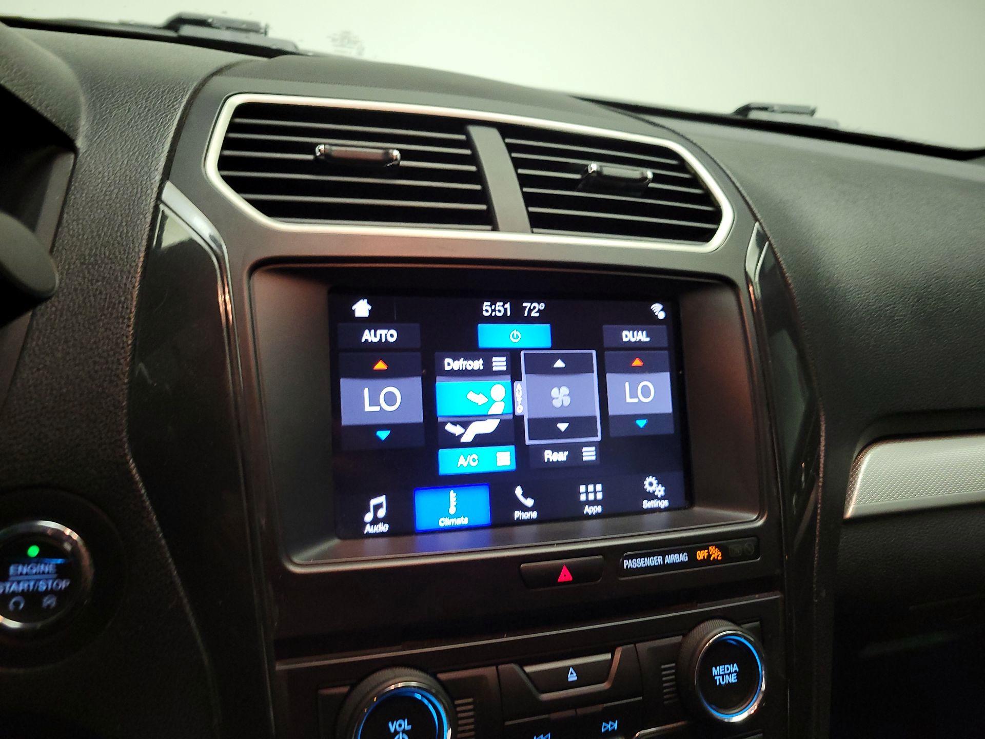 Thumbnail: 2017 Ford Explorer - 15