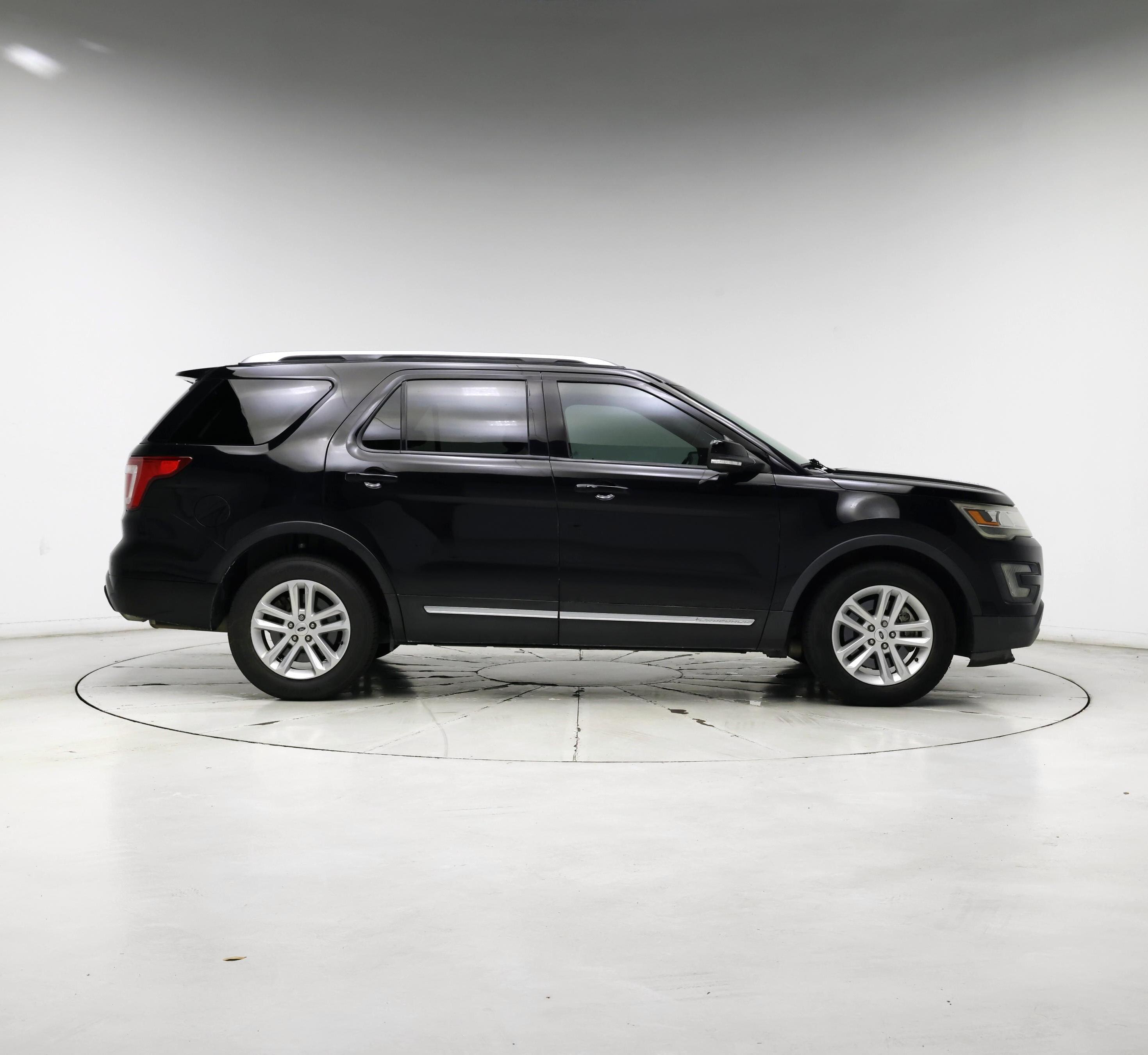 Thumbnail: 2017 Ford Explorer - 7