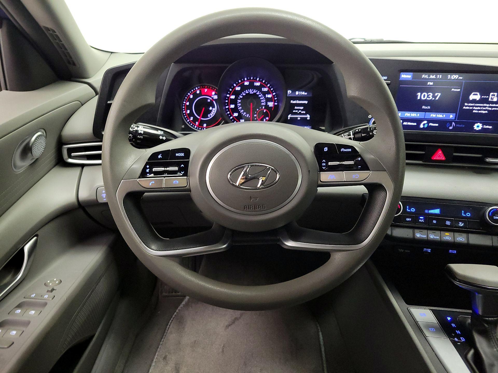 Thumbnail: 2021 Hyundai Elantra - 10