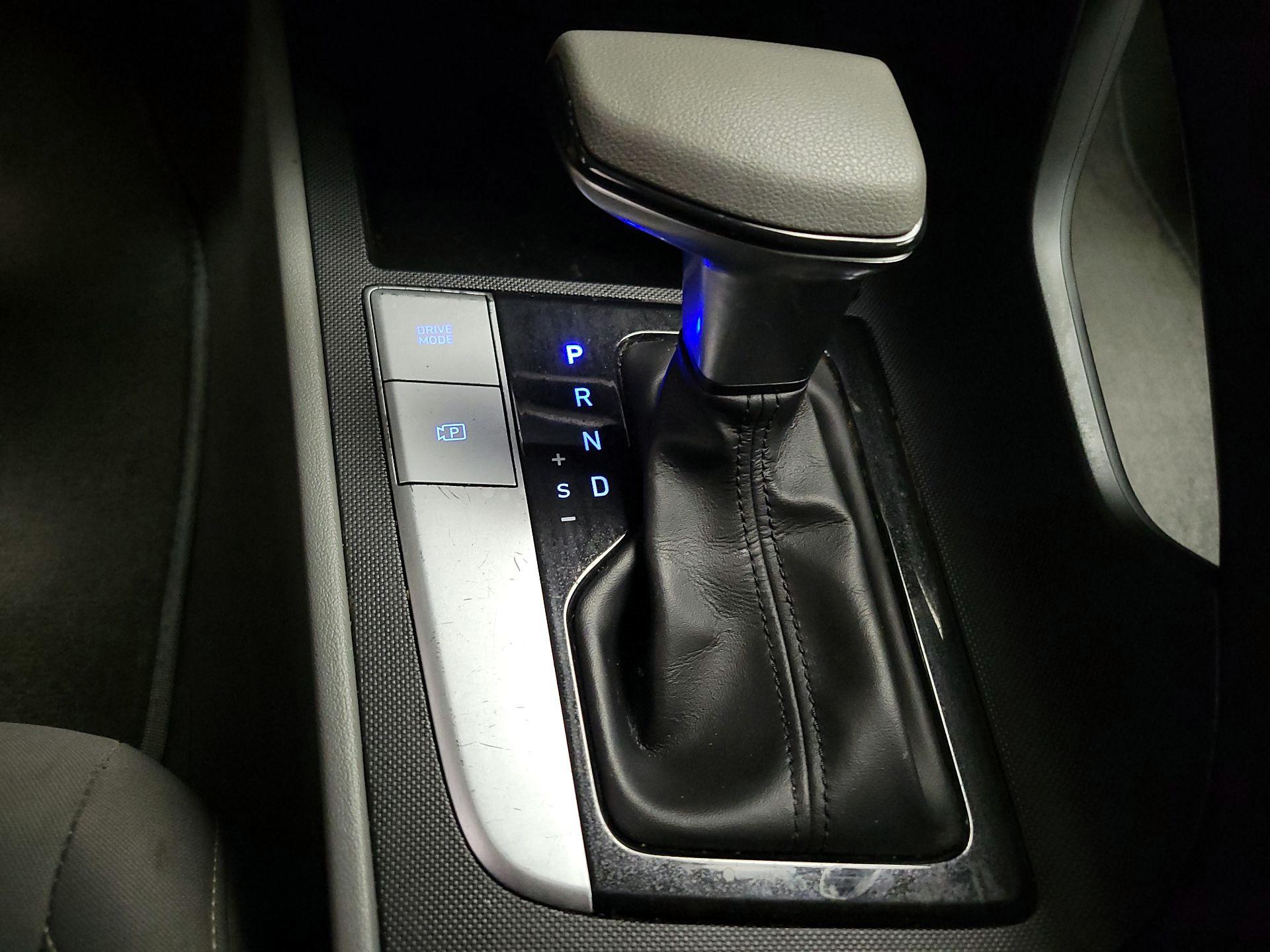 Thumbnail: 2021 Hyundai Elantra - 17