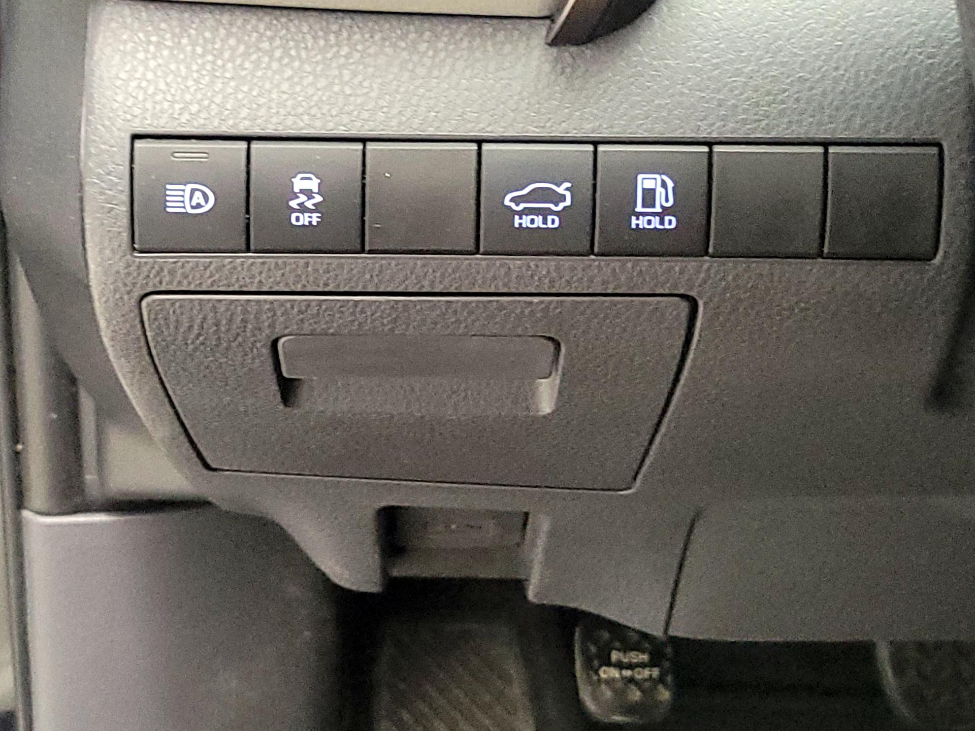 Thumbnail: 2019 Toyota Camry - 13