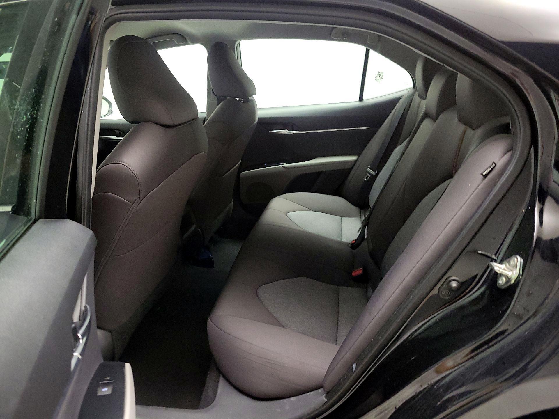 Thumbnail: 2019 Toyota Camry - 19