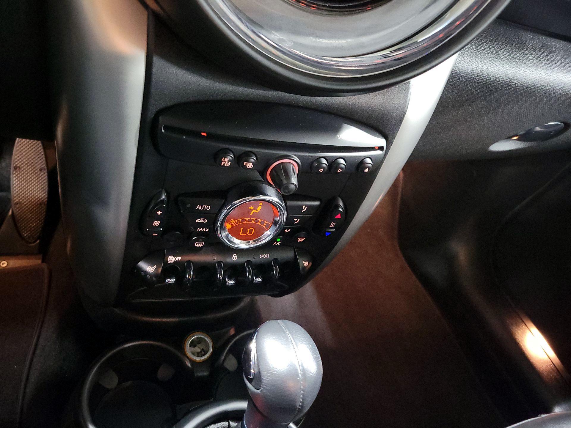 Thumbnail: 2015 MINI Cooper Countryman - 14