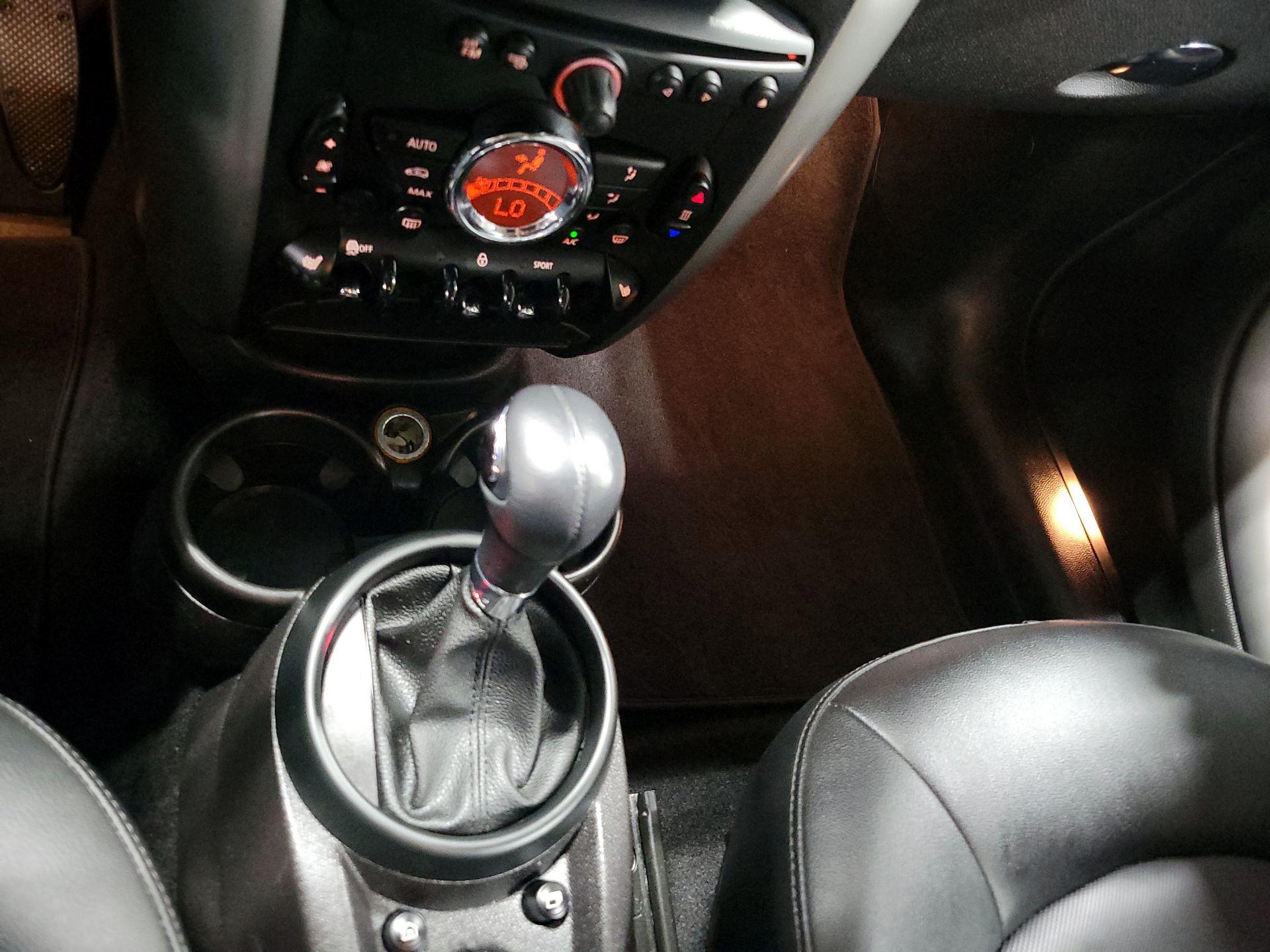Thumbnail: 2015 MINI Cooper Countryman - 15
