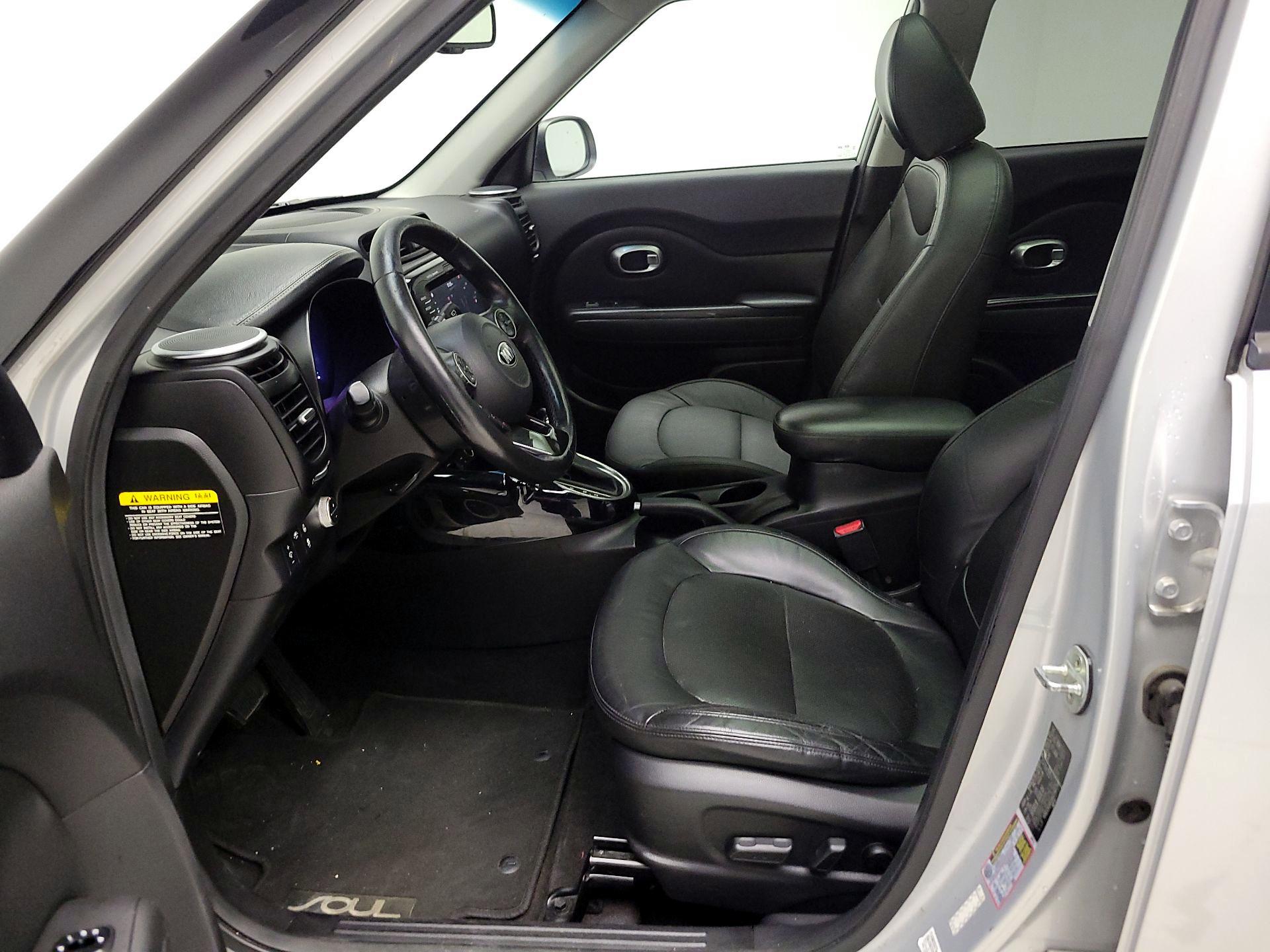Thumbnail: 2016 Kia Soul - 11