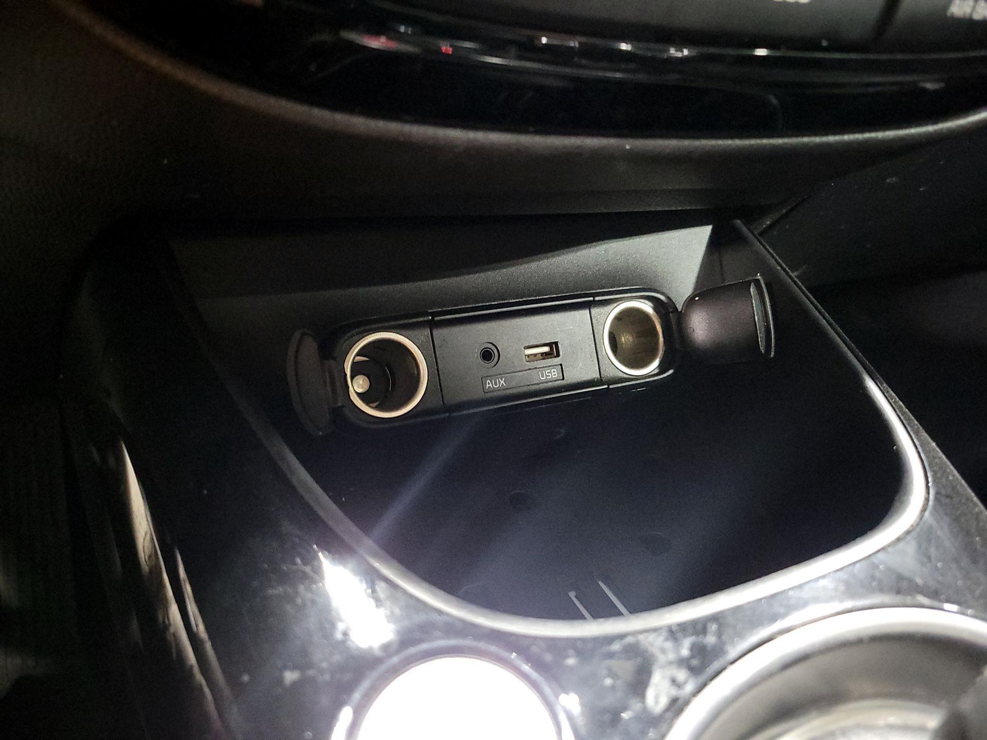 Thumbnail: 2016 Kia Soul - 18